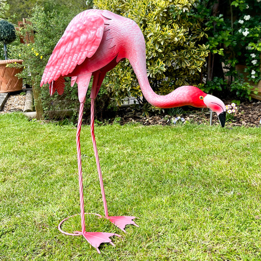 Flamingo-Gartendekoration aus Metall – Kopf nach unten
