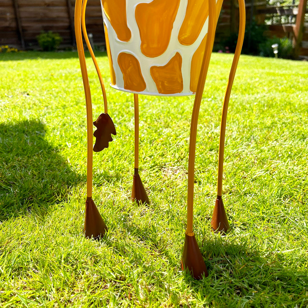 Giraffen-Blumentopf-Ornament aus Metall
