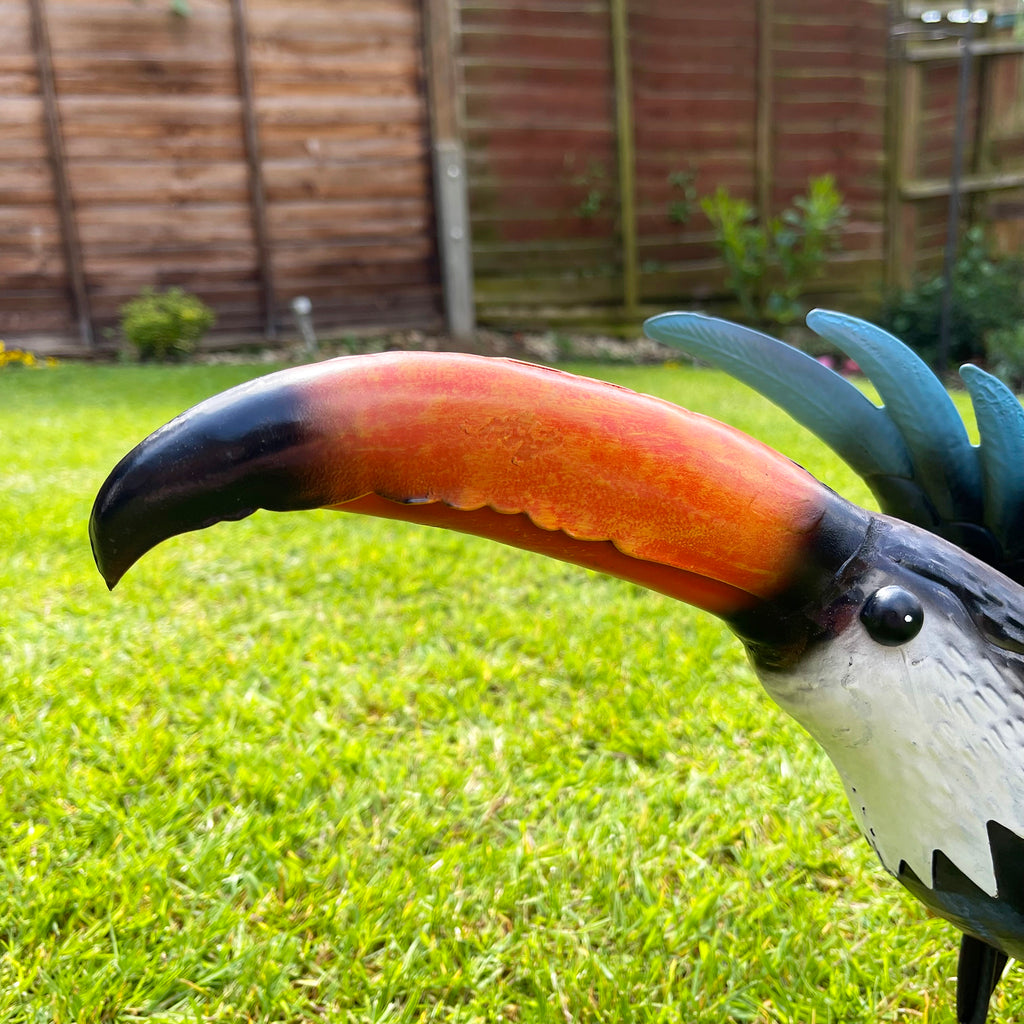Terry, der Tukan, Gartendekoration