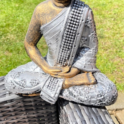 Buddha-Statue aus Zementgarten