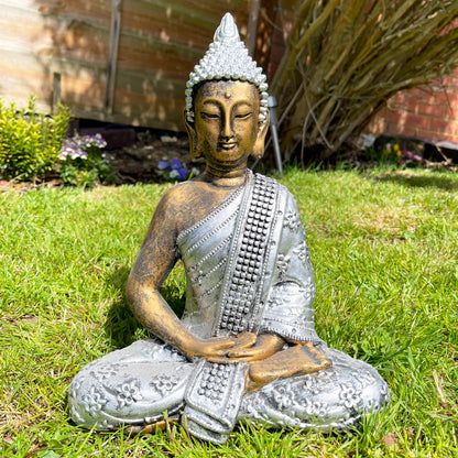 Buddha-Statue aus Zementgarten