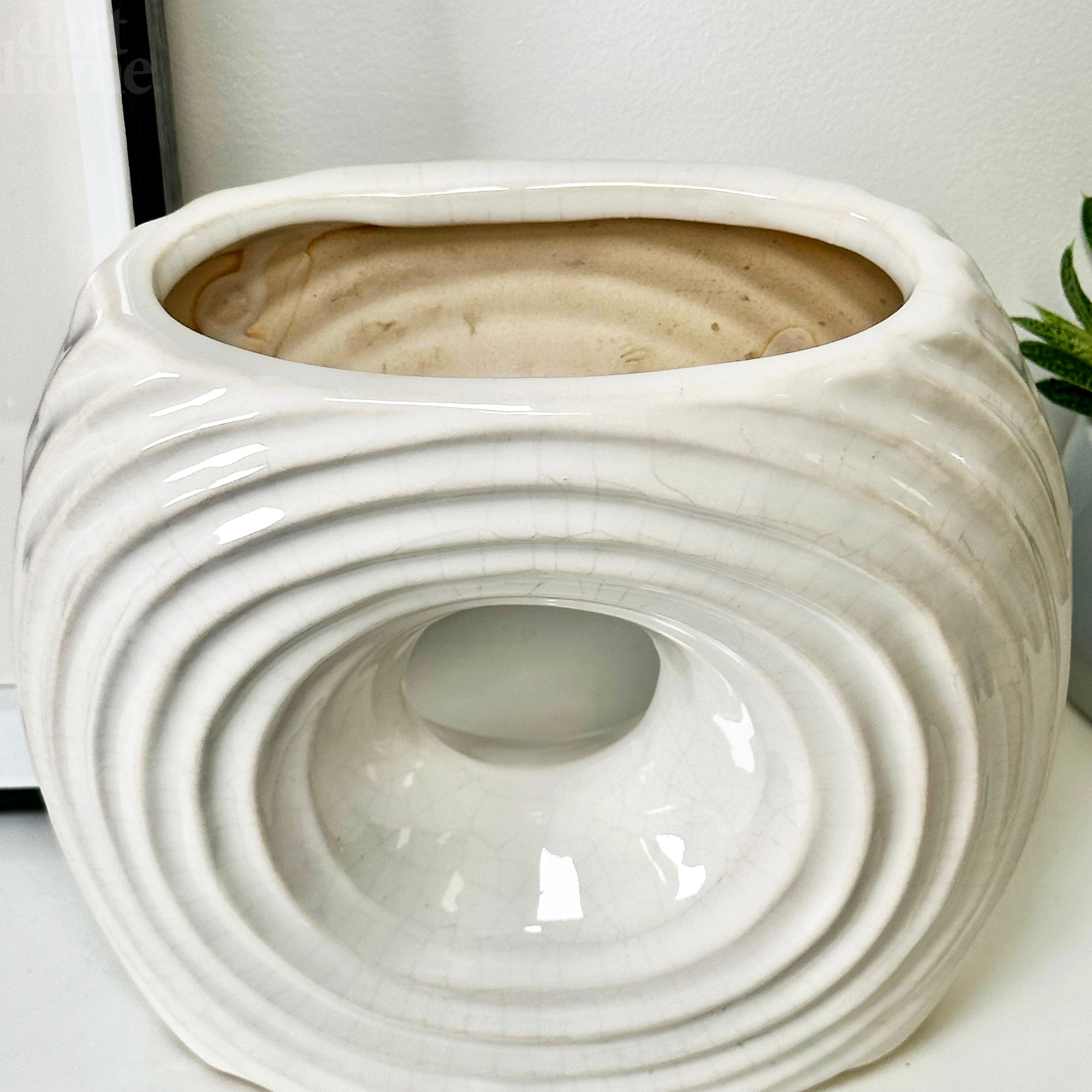 White Ribbed Donut Vase