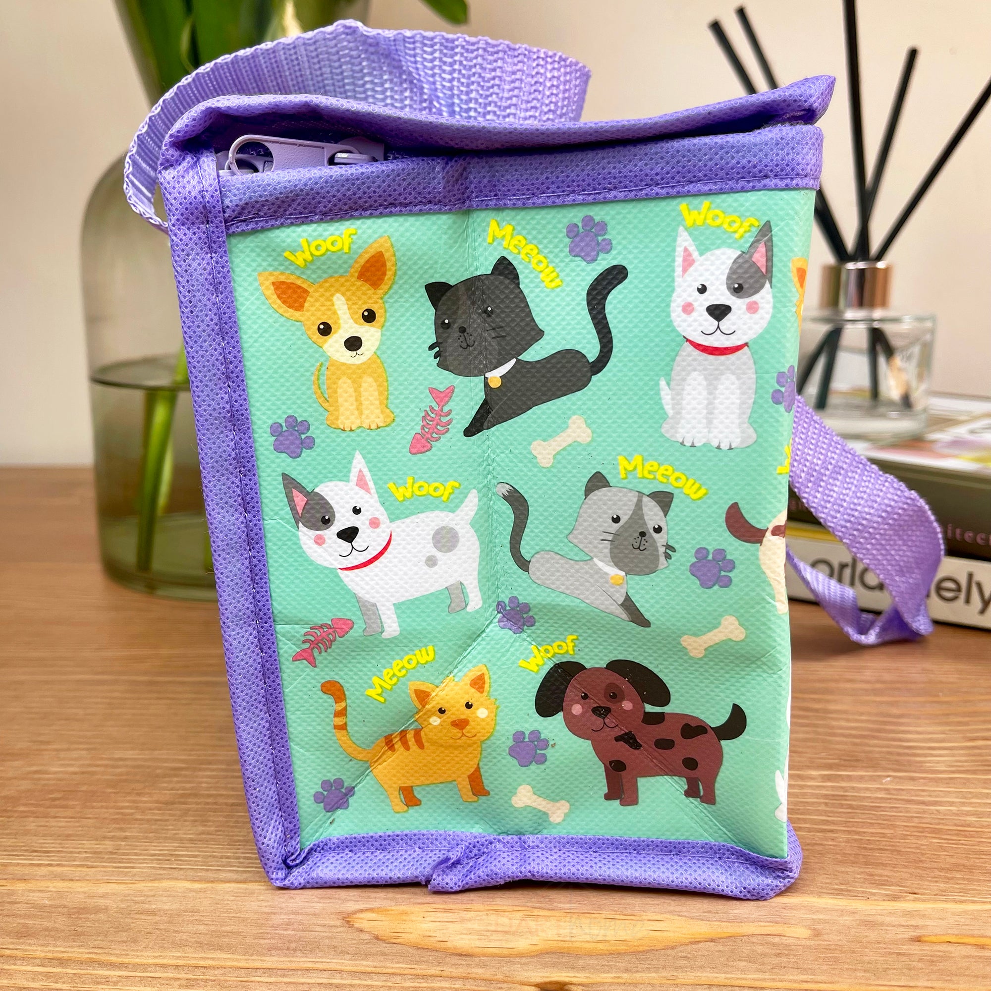 Cats & Dogs Insulated Lunch Bag