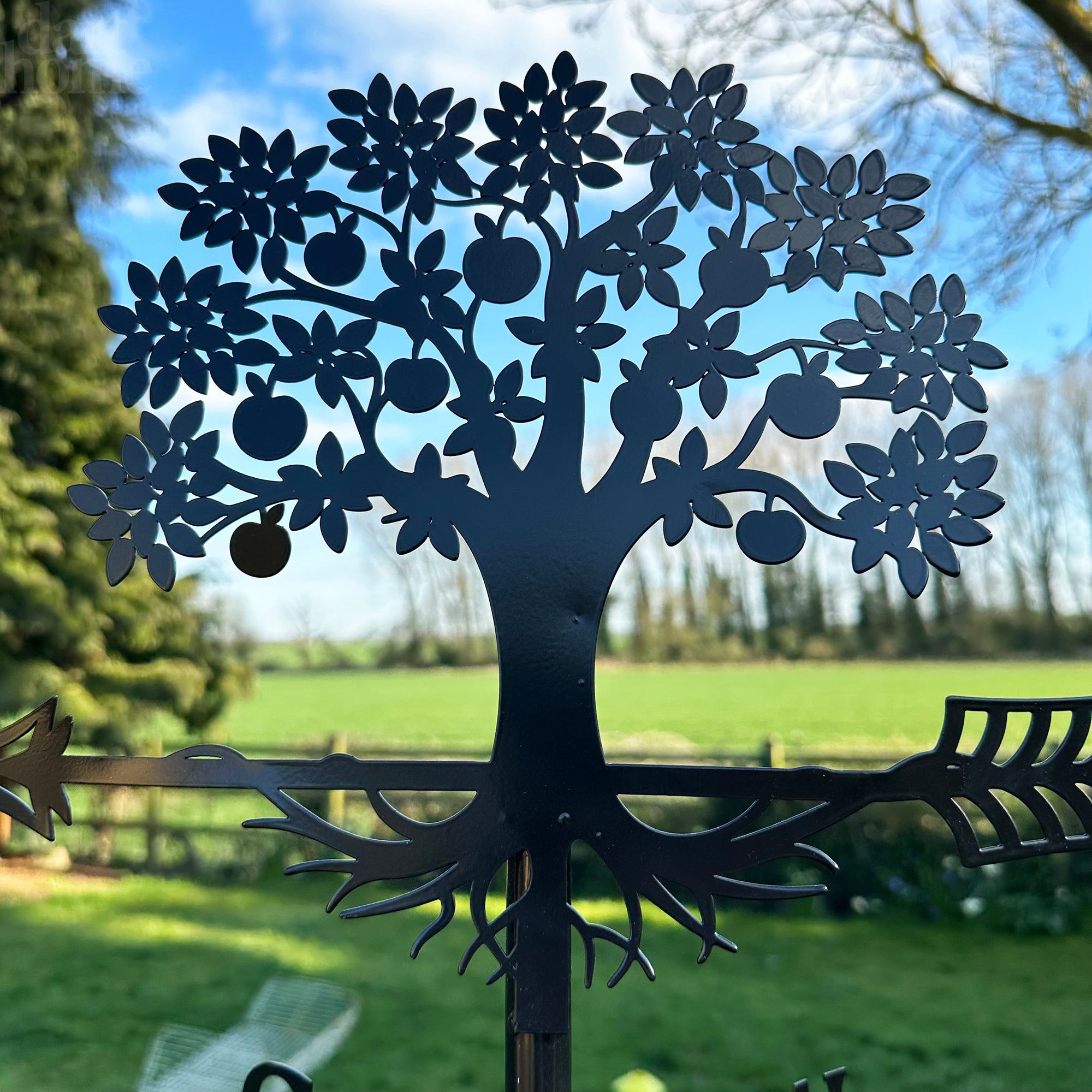 Apfelbaum-Silhouette-Wetterfahne