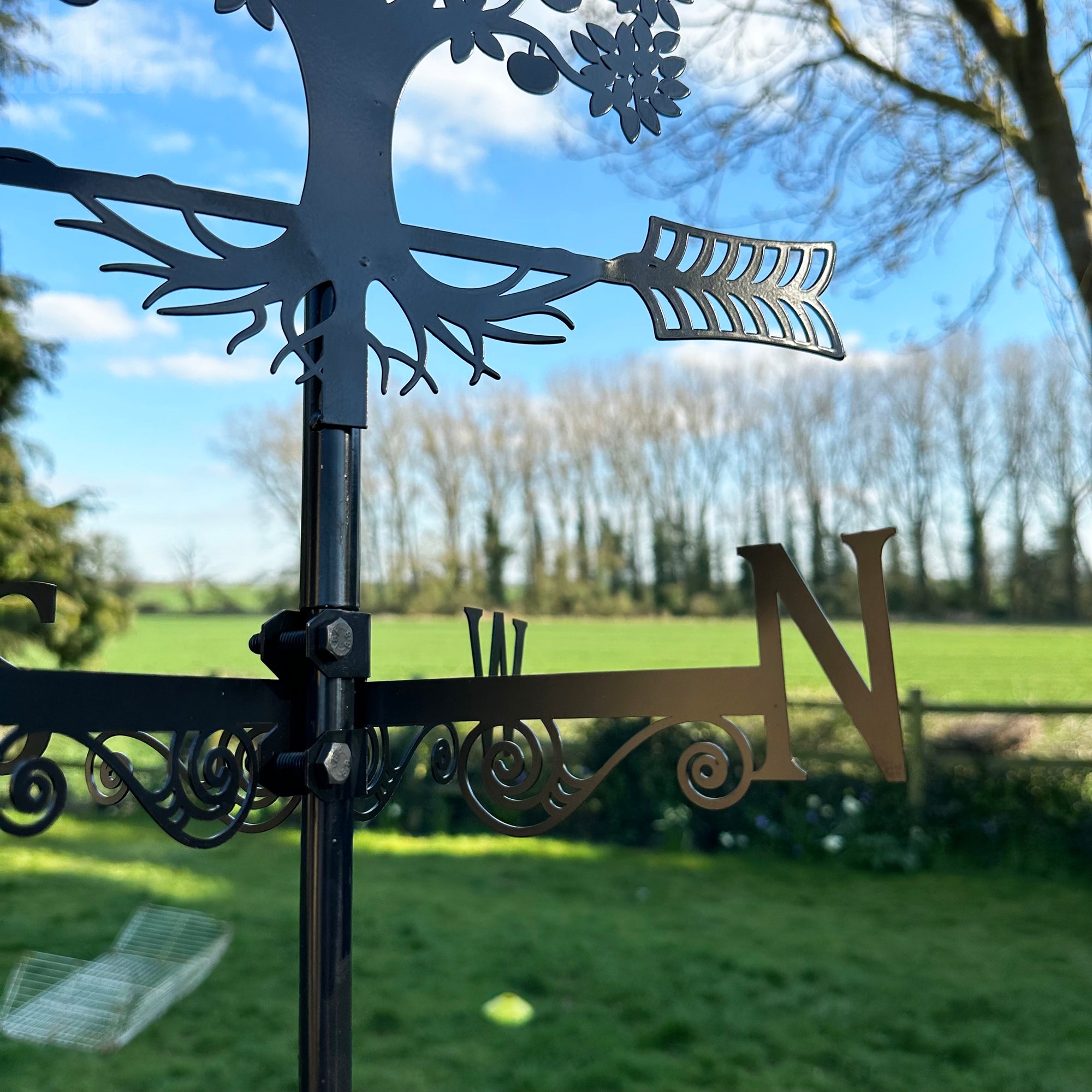 Apfelbaum-Silhouette-Wetterfahne
