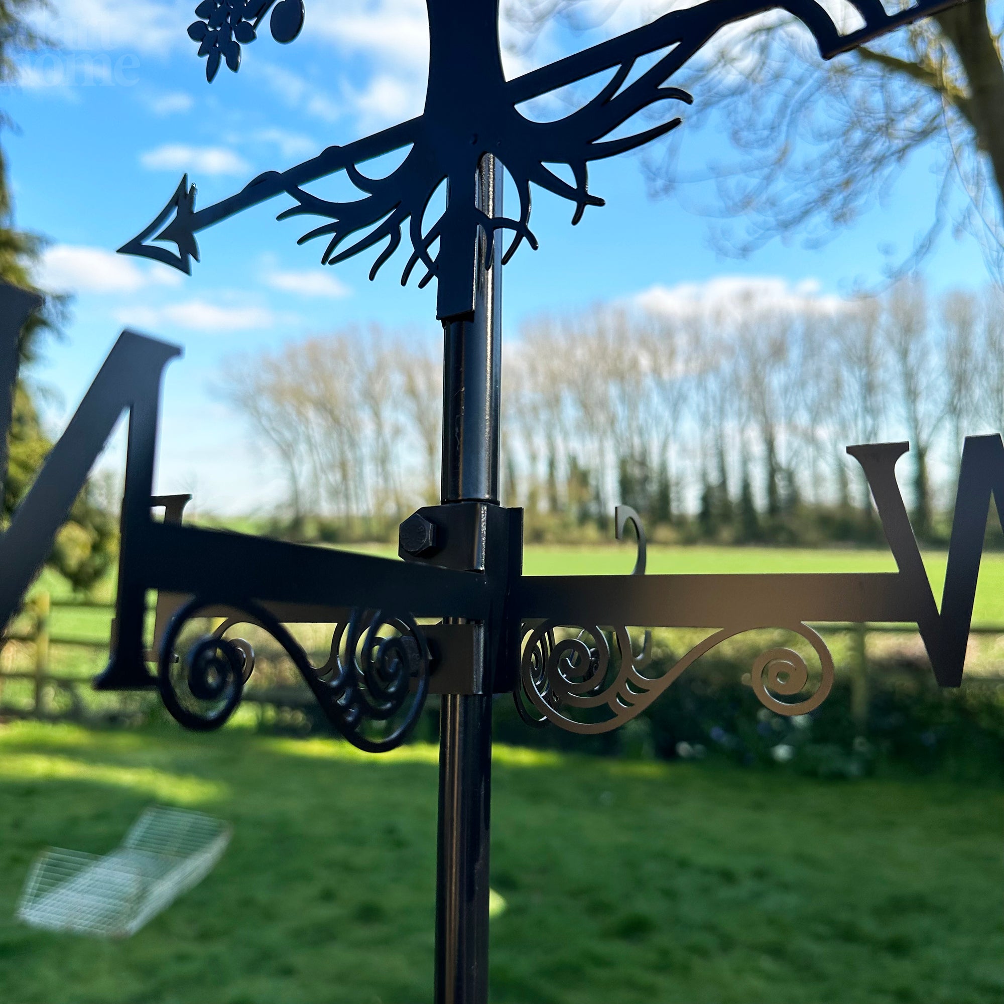 Apfelbaum-Silhouette-Wetterfahne