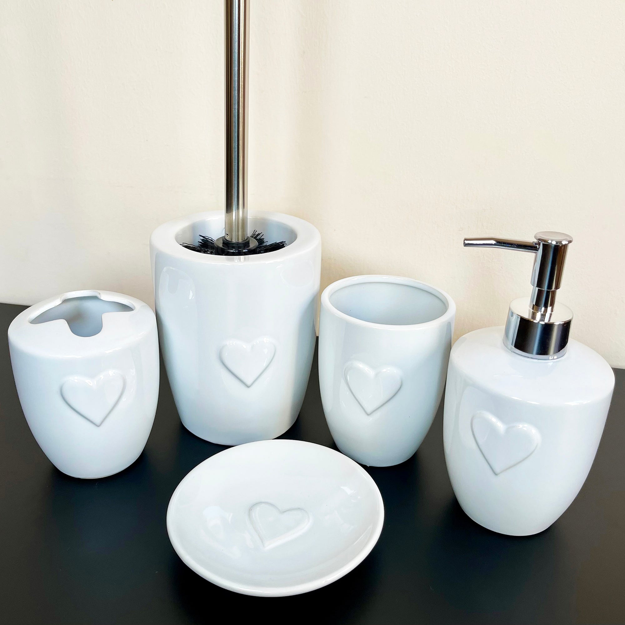 Badezimmer-Accessoires-Set „Love Heart“ in glänzendem Weiß