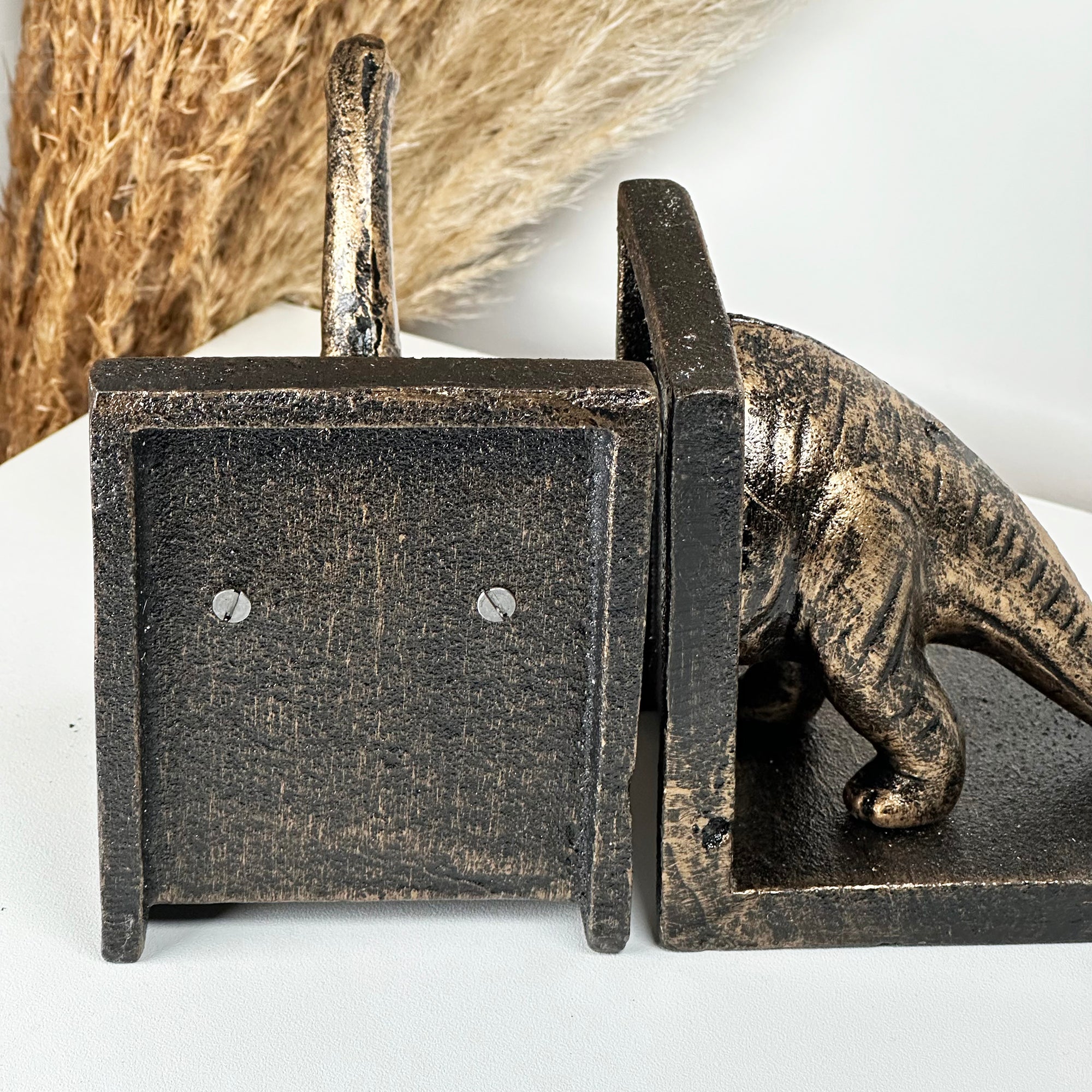 Brontosaurus-Buchstützen aus Gusseisen und Bronze