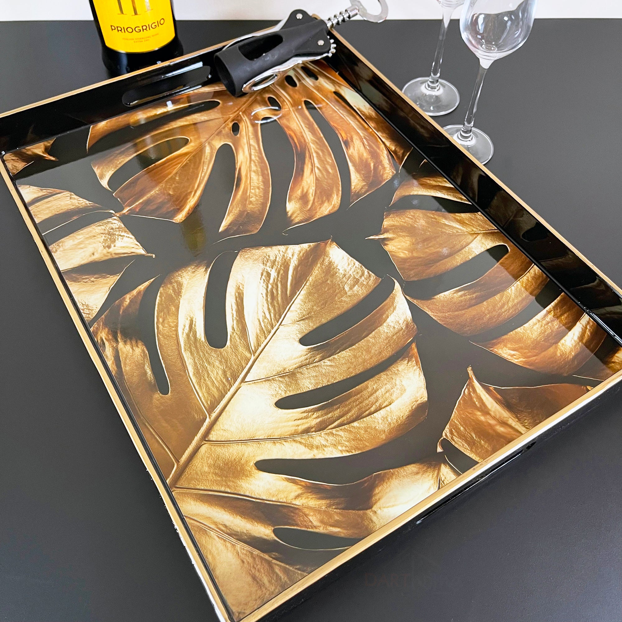 Goldenes Monstera-Blatt-Display-Tablett