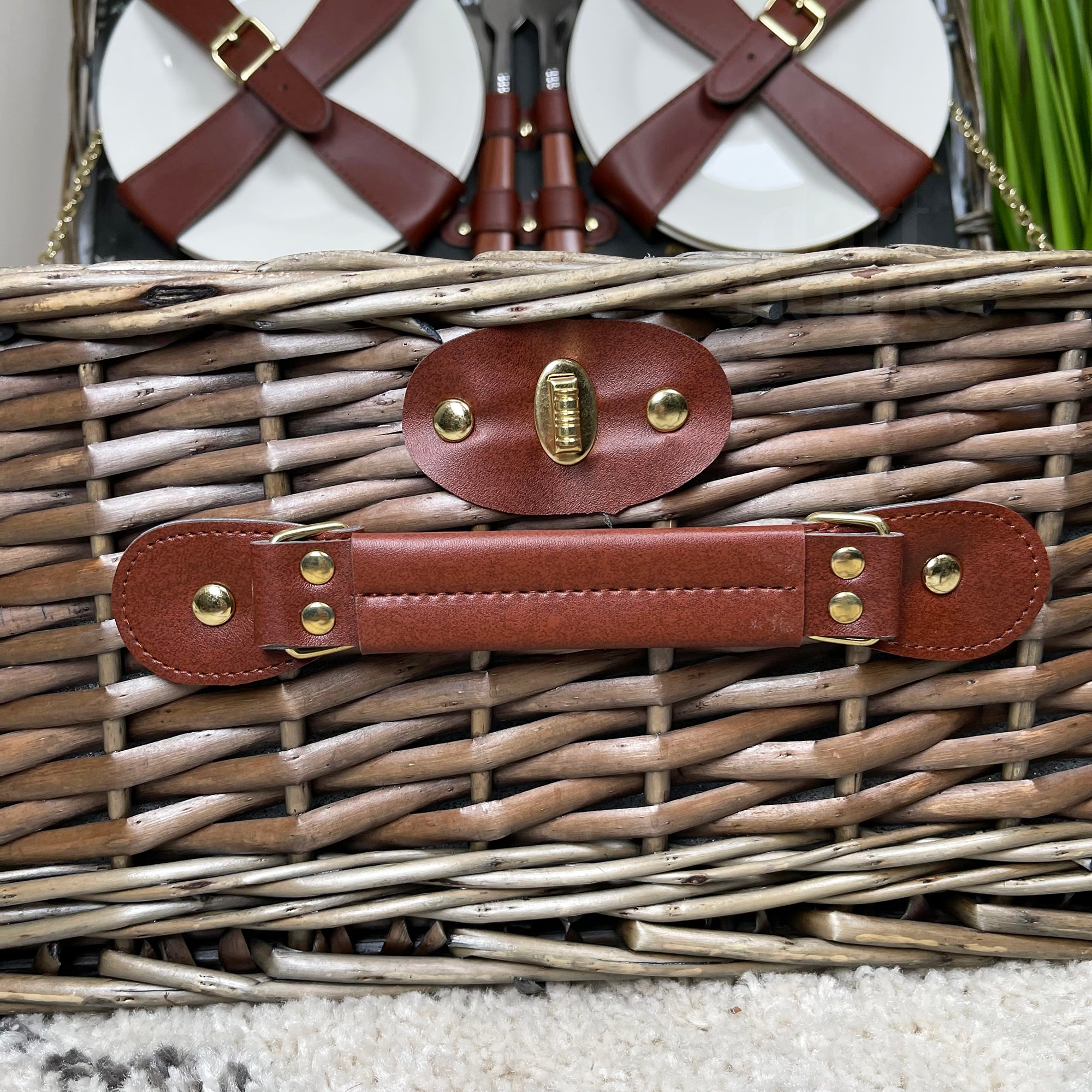 4 Person Fitted Wicker Picnic Hamper