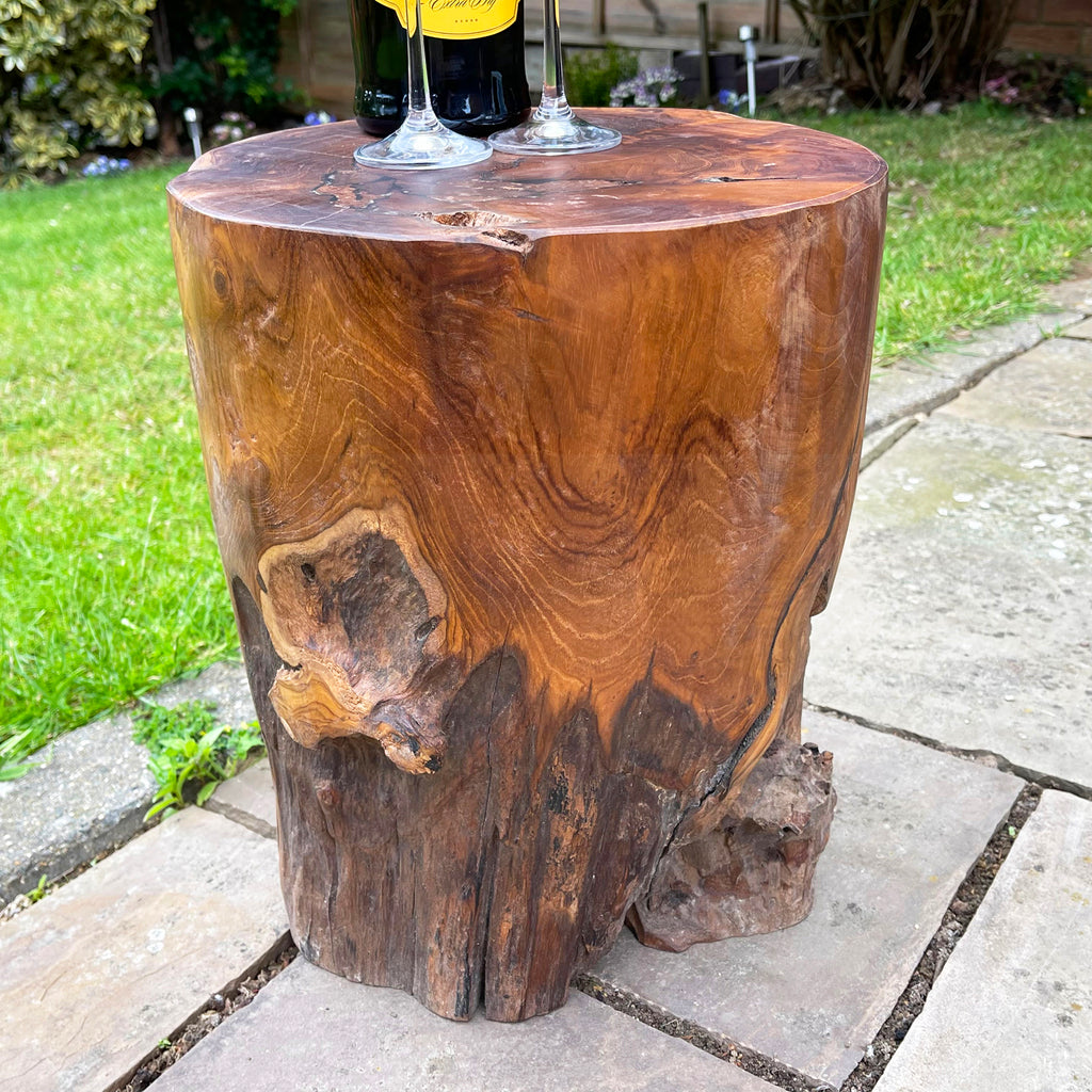 Runder Teak-Wurzelblock-Tisch