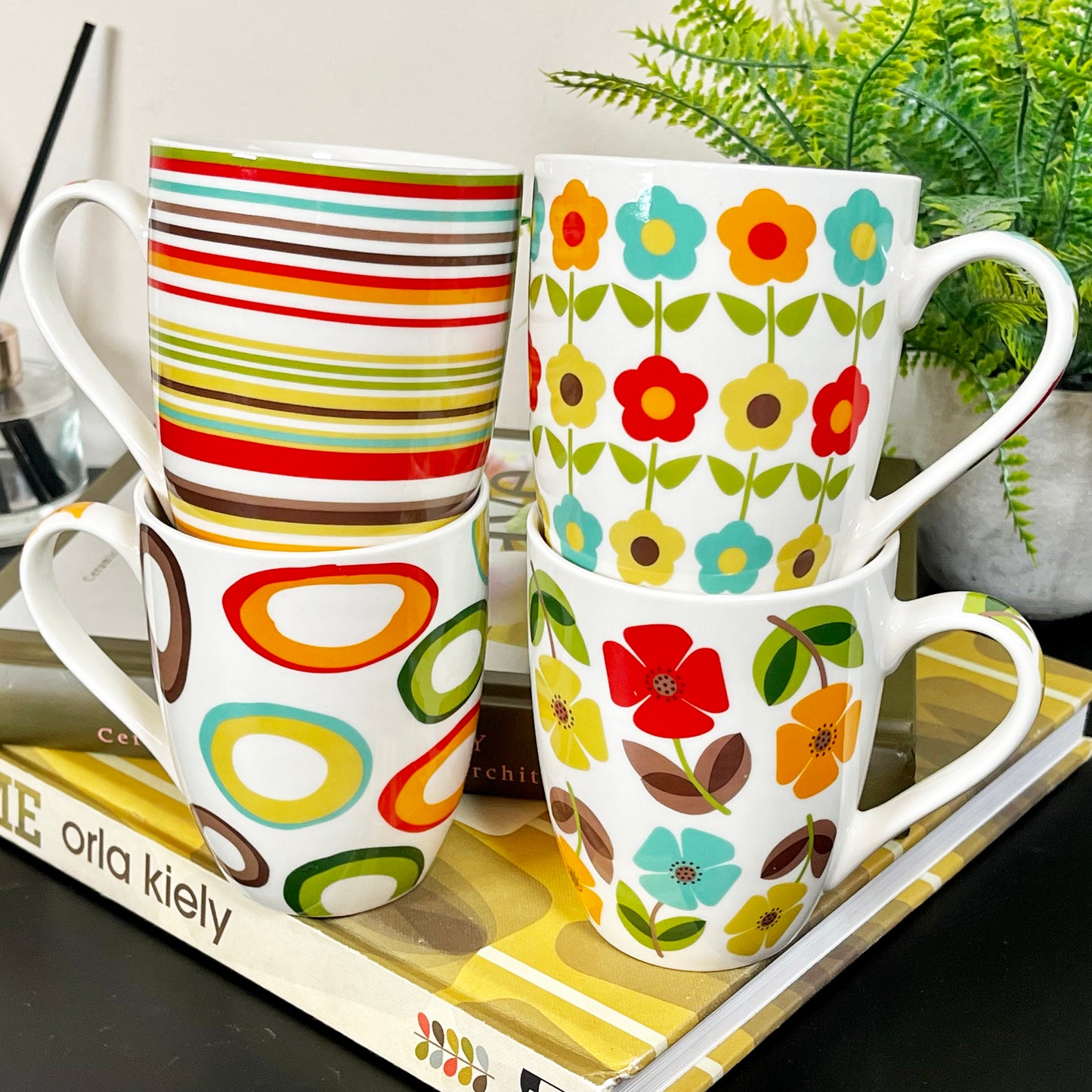 Ceramic Set Of 4 Retro 70s Mugs 350ml