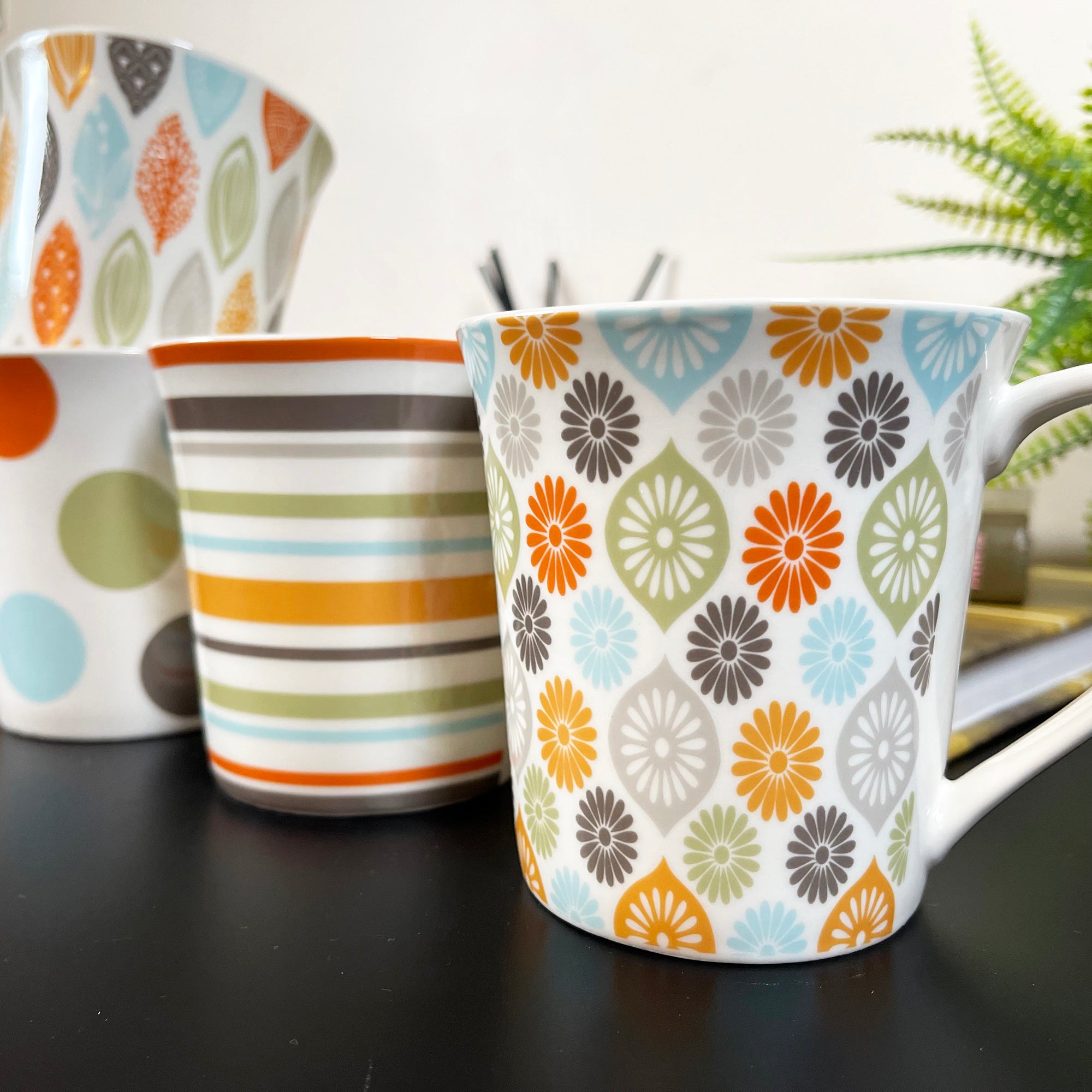 Bone China Set Of 4 Pastel Graphics Mugs 380ml