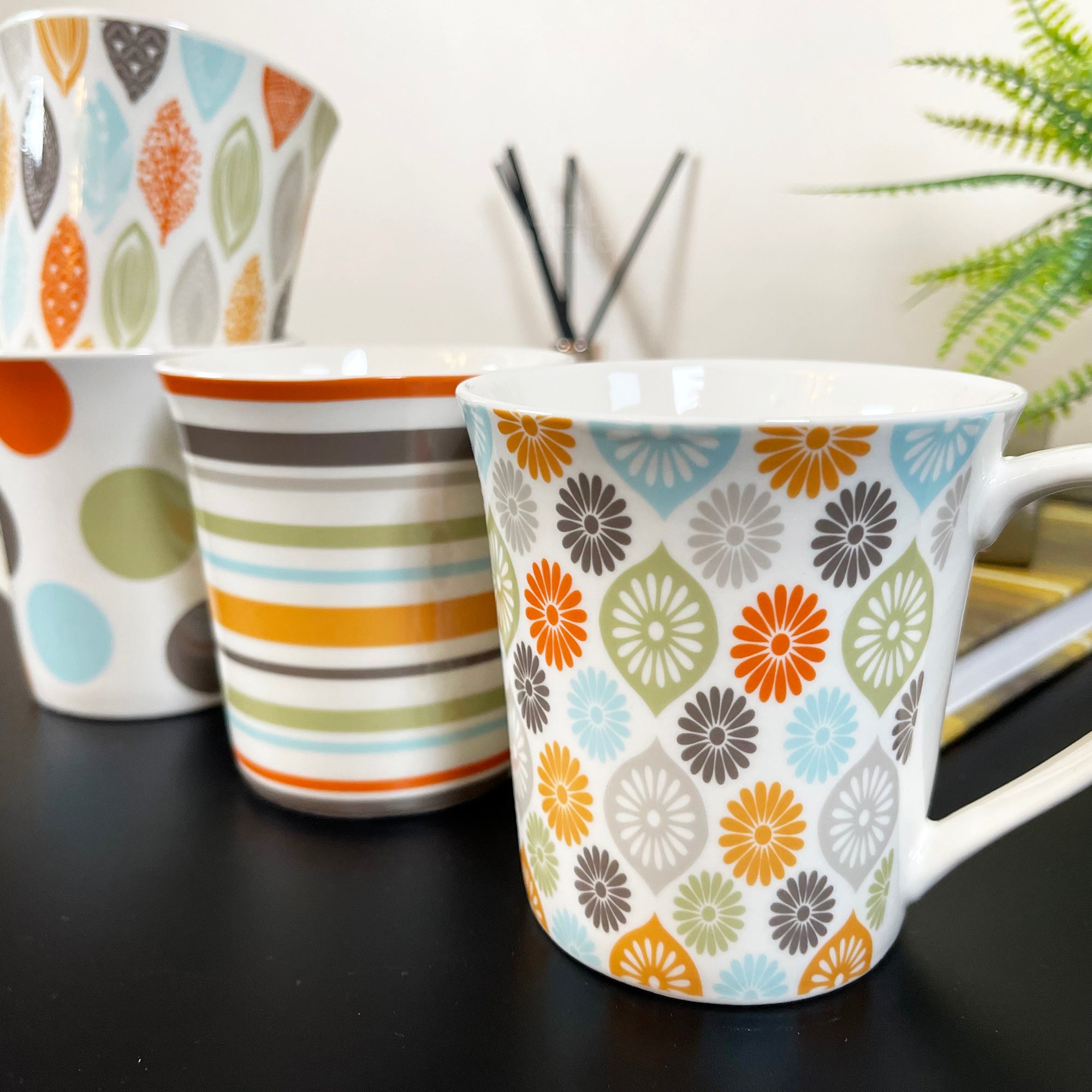 Bone China Set Of 4 Pastel Graphics Mugs 380ml