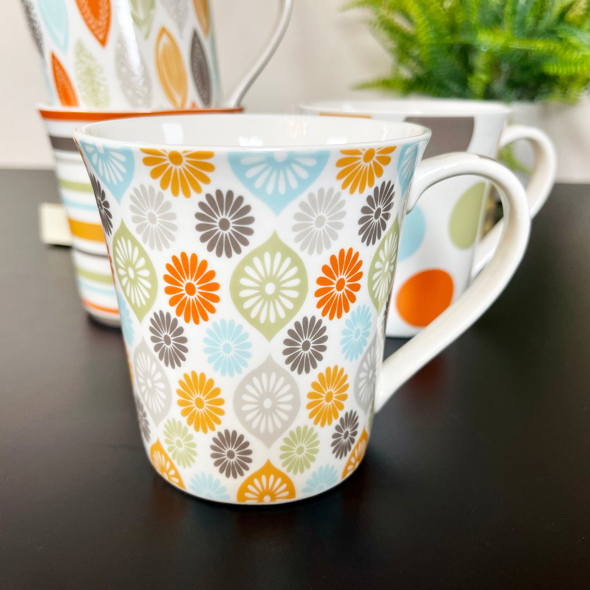 Bone China Set Of 4 Pastel Graphics Mugs 380ml