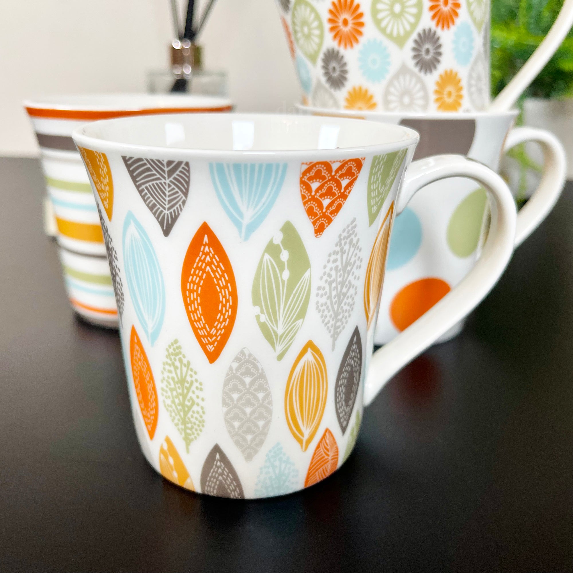 Bone China Set Of 4 Pastel Graphics Mugs 380ml