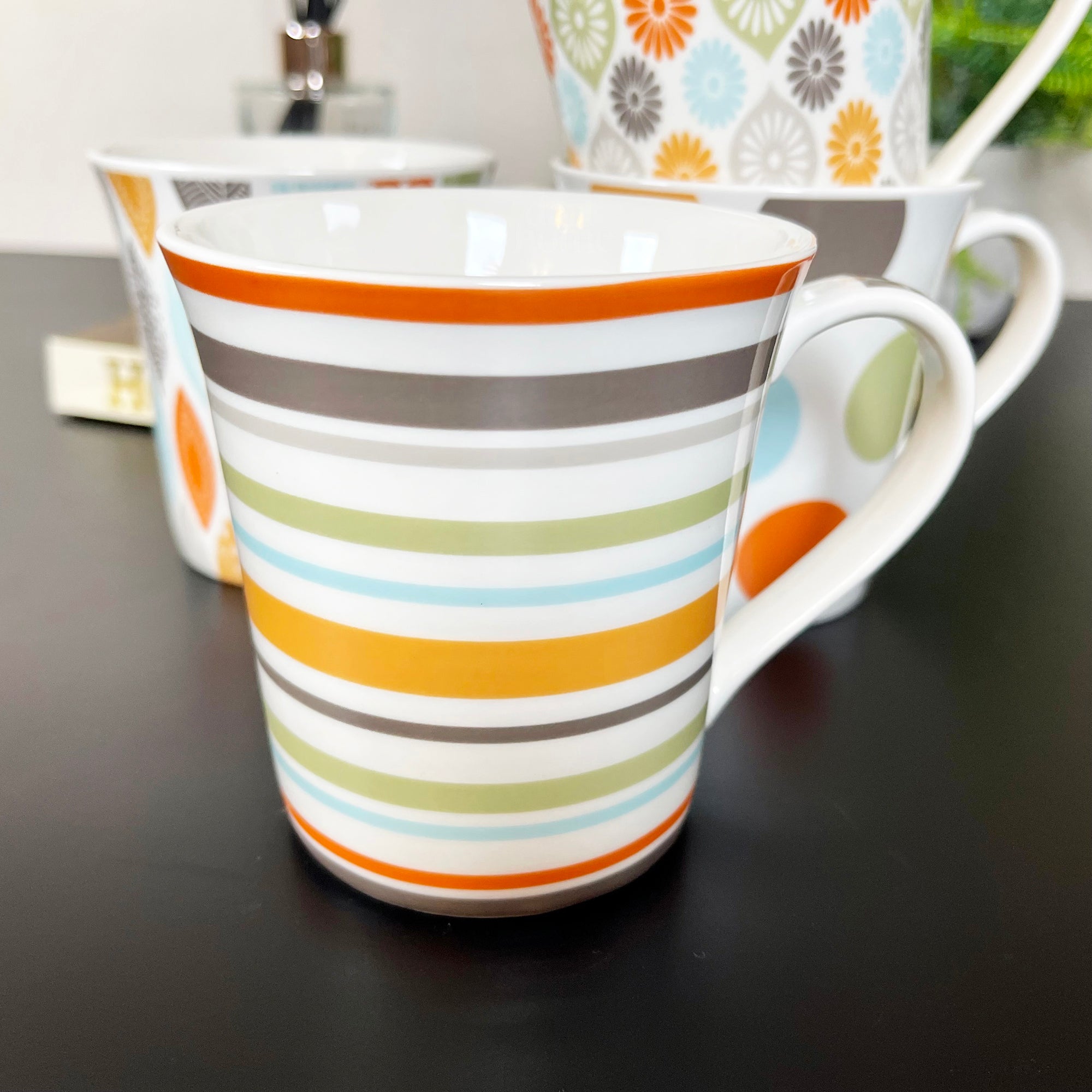 Bone China Set Of 4 Pastel Graphics Mugs 380ml