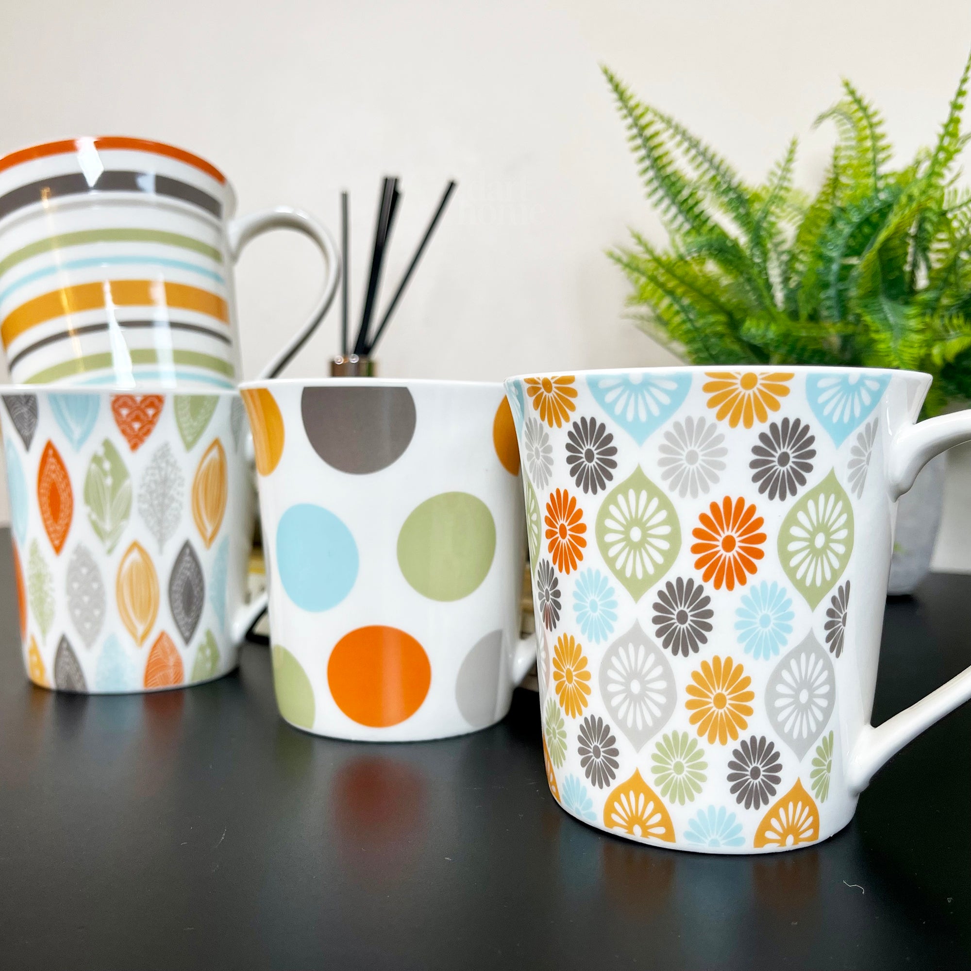 Bone China Set Of 4 Pastel Graphics Mugs 380ml