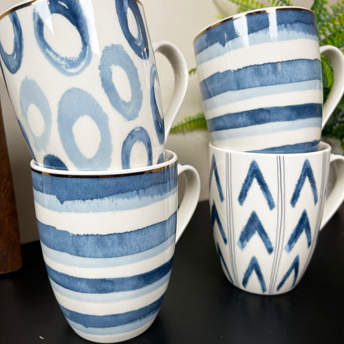 Set mit 4 korallenblauen Tassen 350 ml