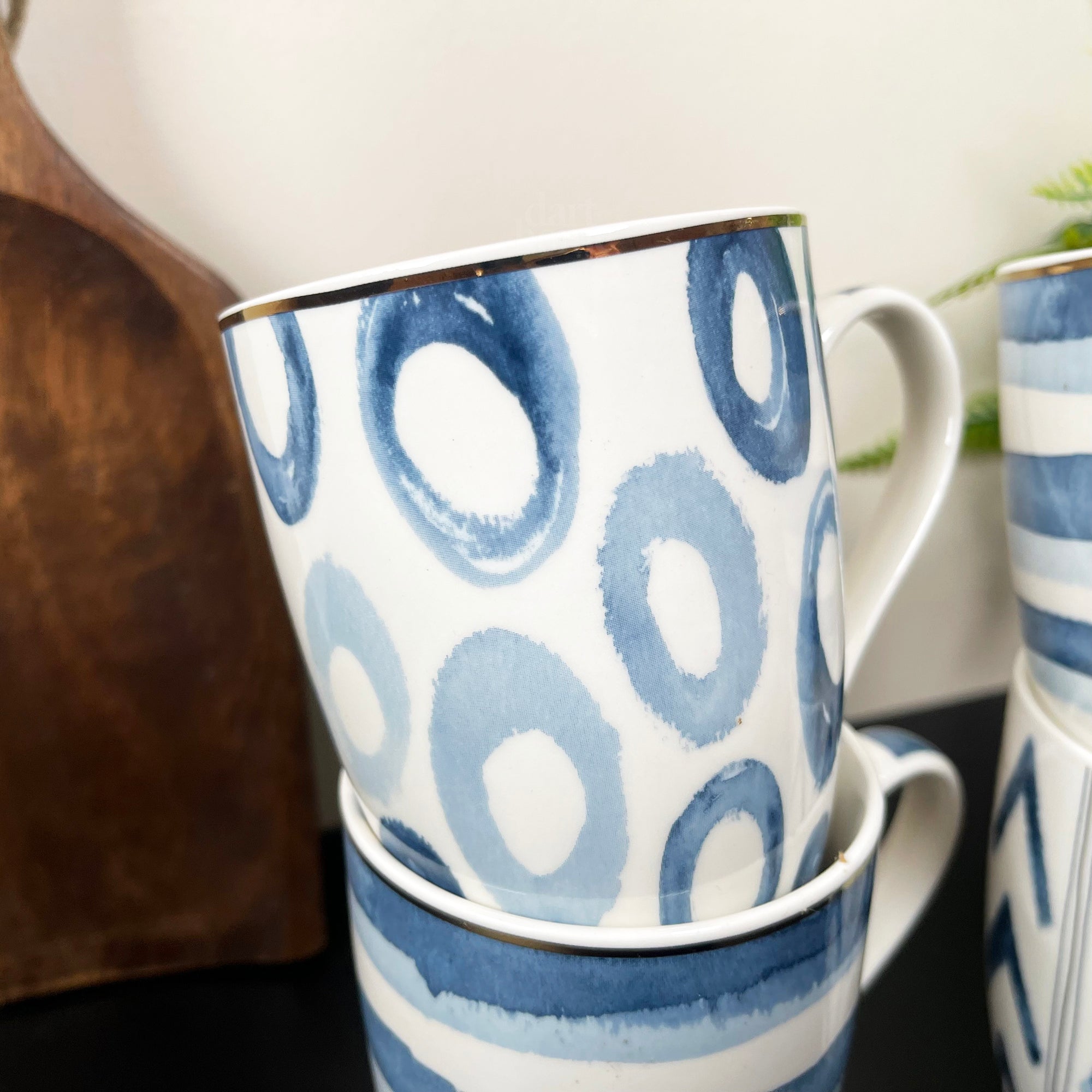 Set Of 4 Coral Blue Mugs 350ml
