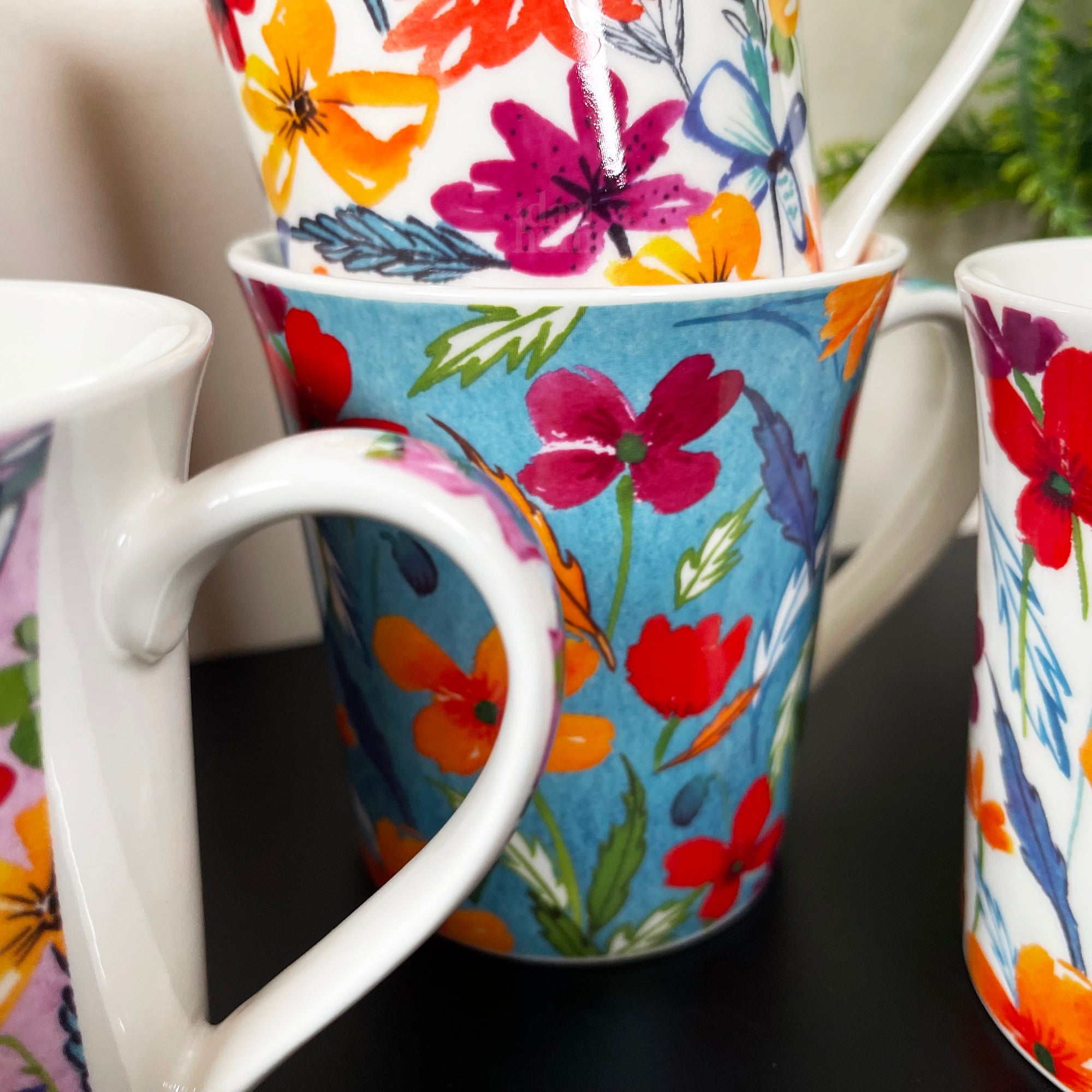 Set Of 4 Full Floral Bloom Mugs 380ml