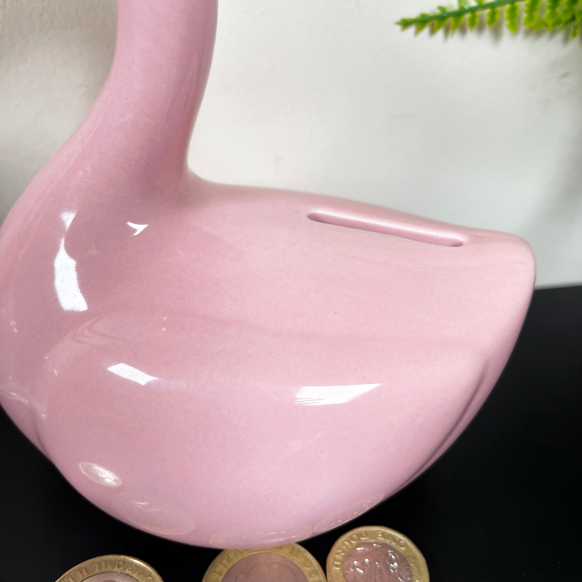 Spardose mit gekröntem rosa Schwan