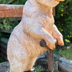 Schwein mit Spaten Gartenskulptur