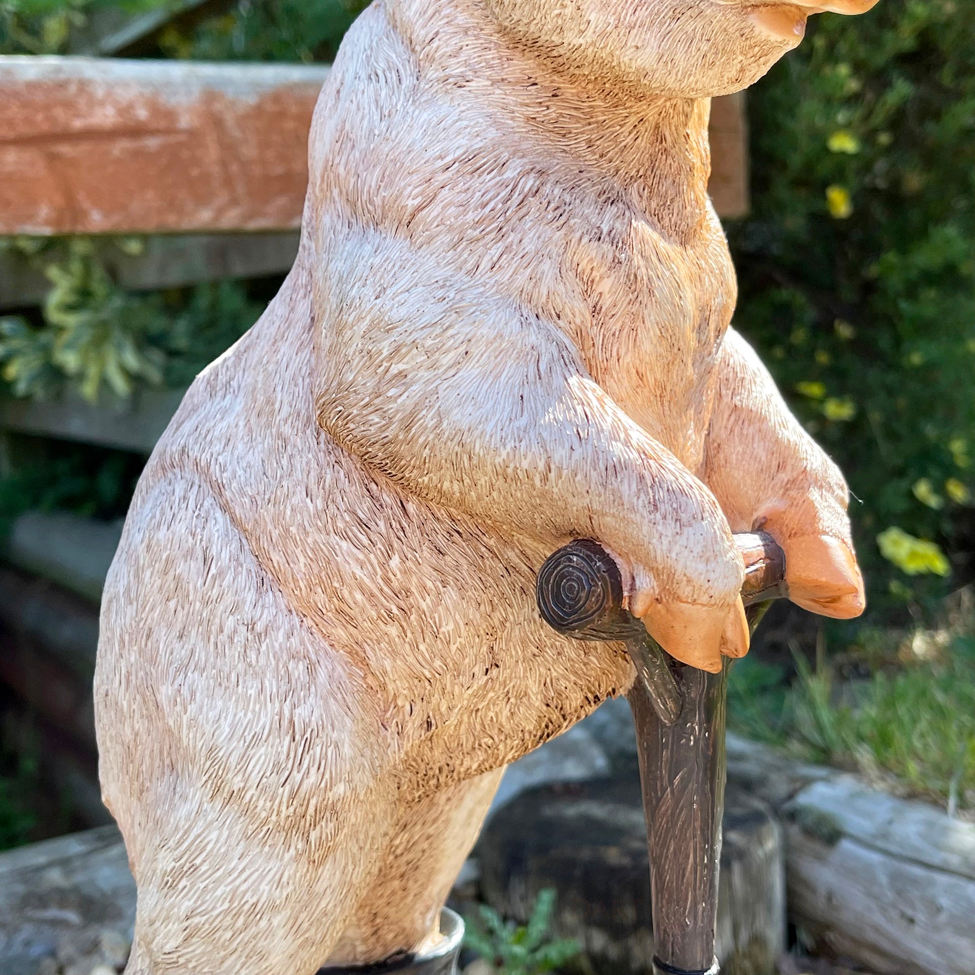 Schwein mit Spaten Gartenskulptur