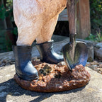 Schwein mit Spaten Gartenskulptur