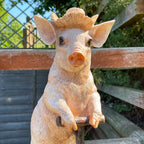 Schwein mit Spaten Gartenskulptur