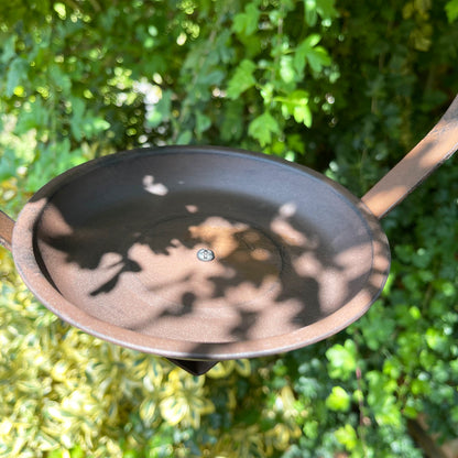 Hängendes Vogelhäuschen aus Gusseisen mit Liebesherz