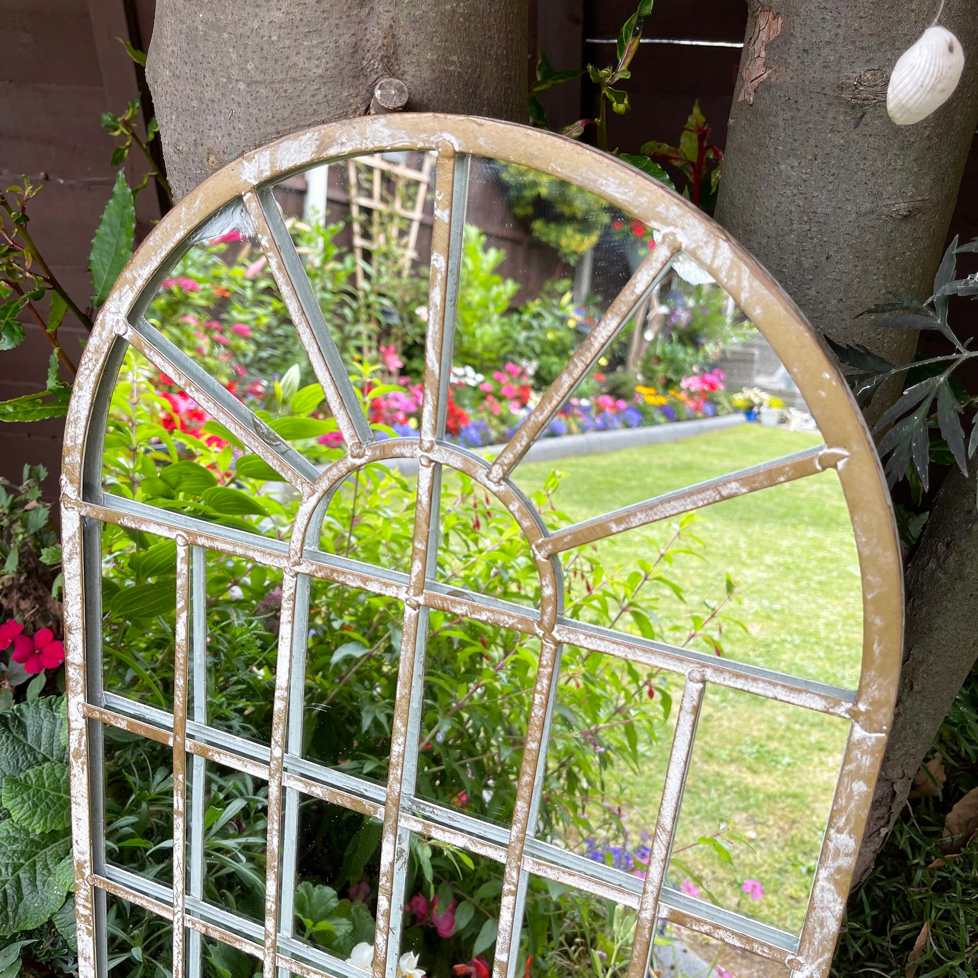 Metallbogen-Gartenwandspiegel