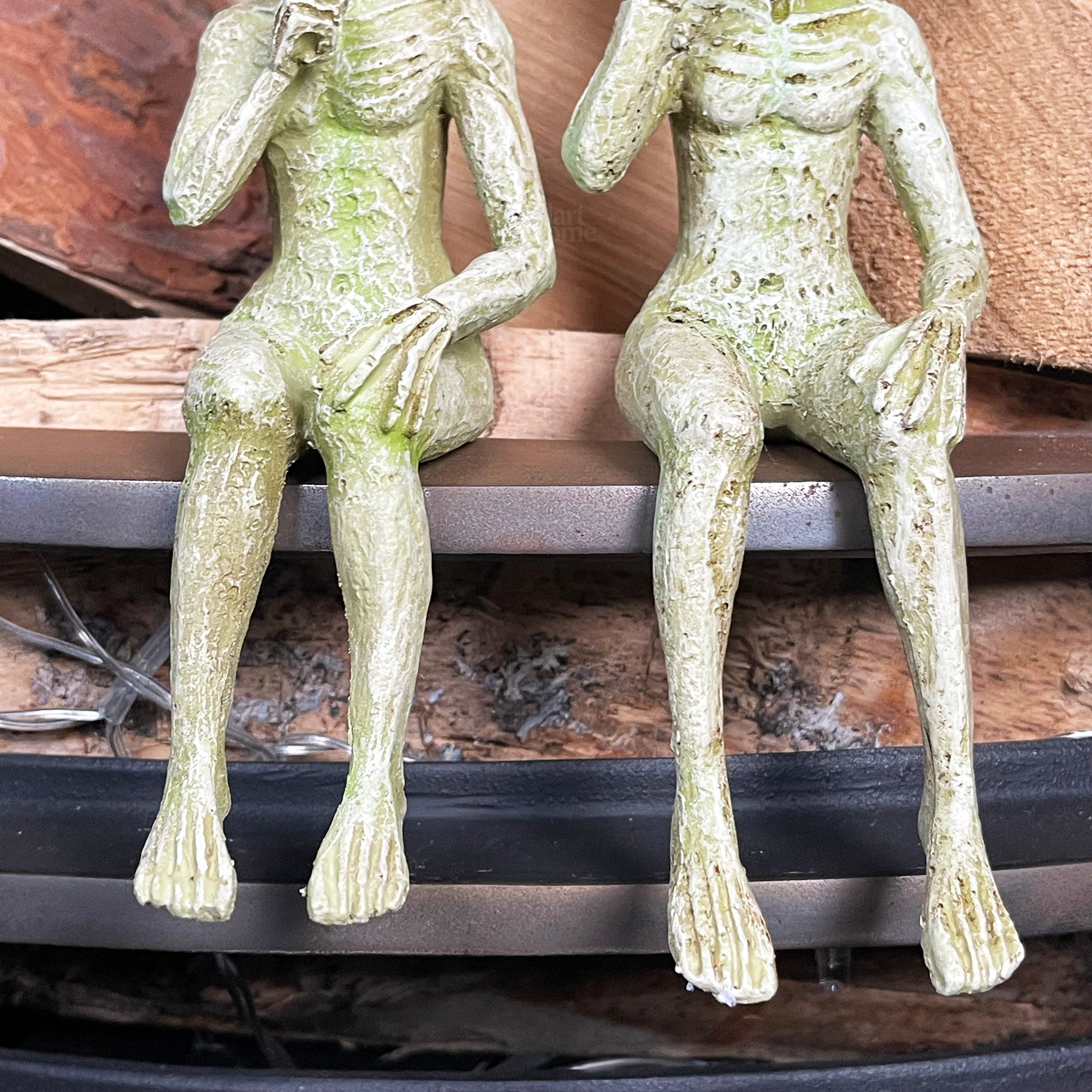 Set Of 2 Alien Shelf Sitter Decorations
