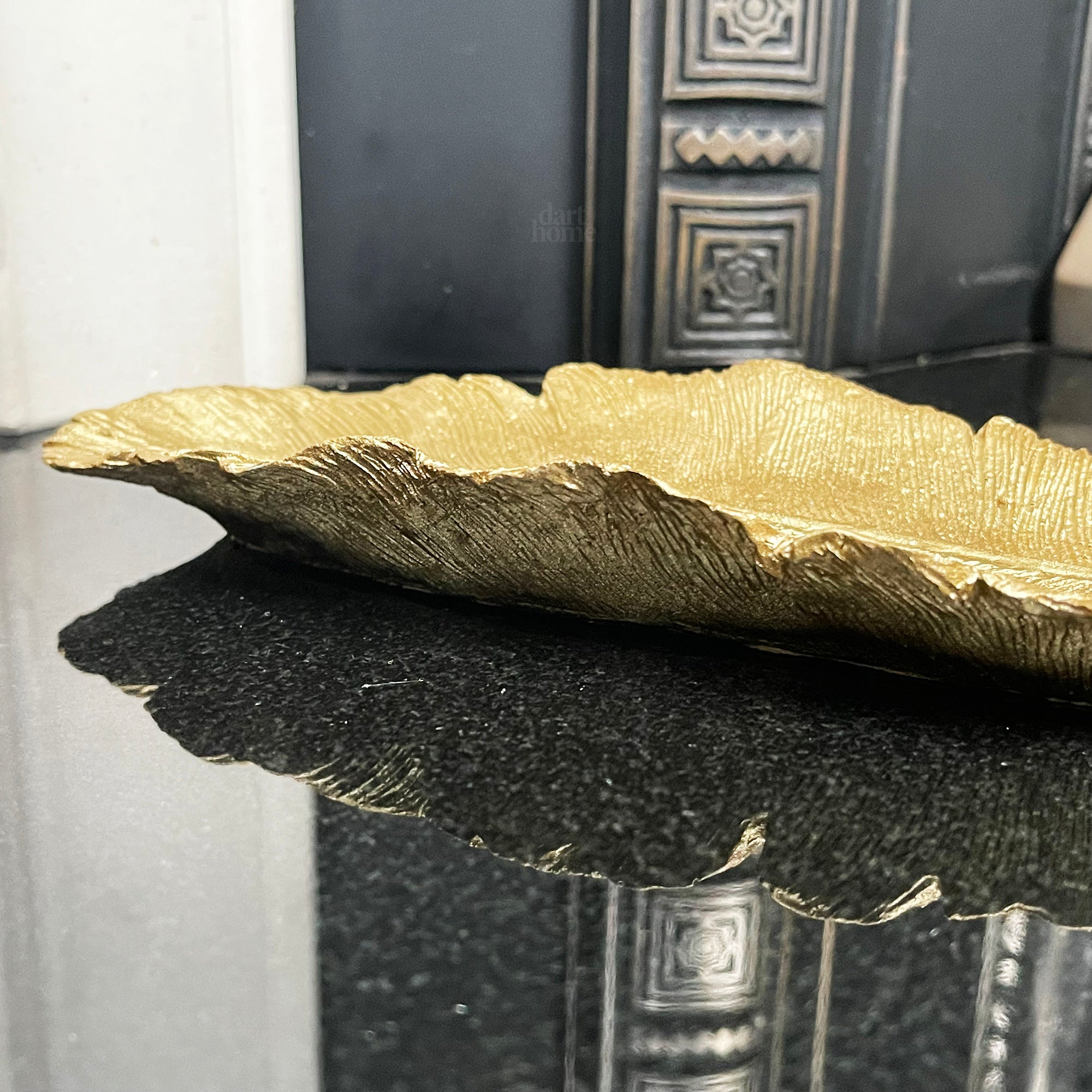 Goldenes dekoratives Blatttablett