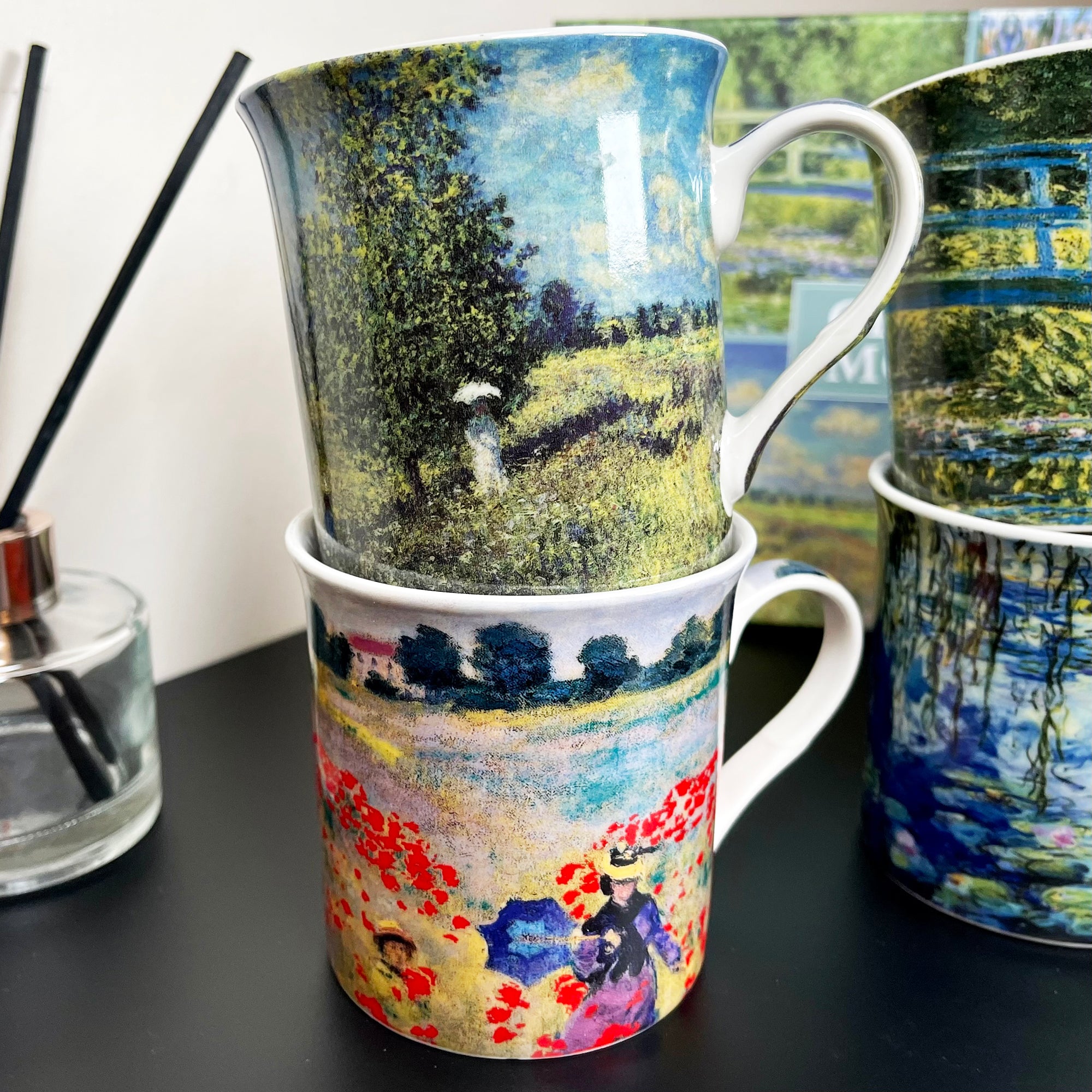 Set Of 4 Fine China Claude Monet Mugs