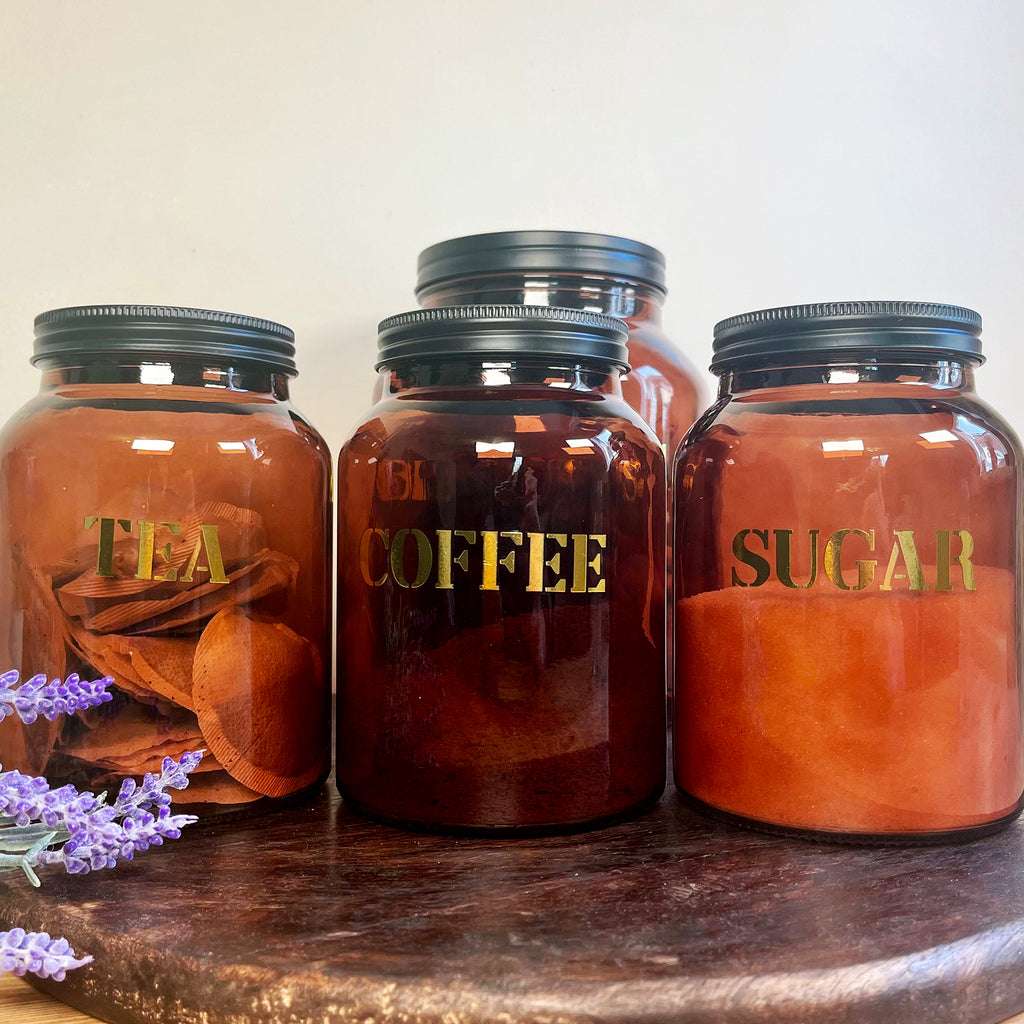 Bernsteinfarbene Glasgläser für Tee, Kaffee und Zucker