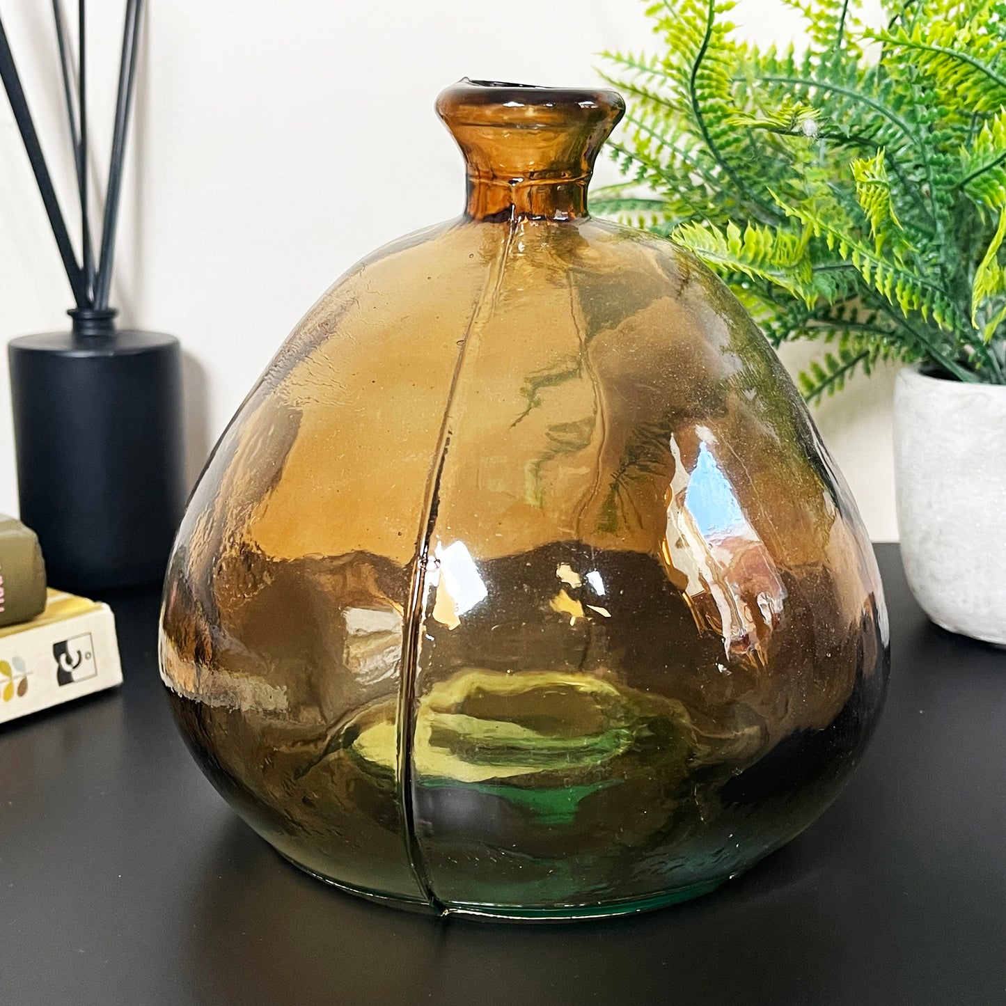 Braune Blasenvase aus recyceltem Glas