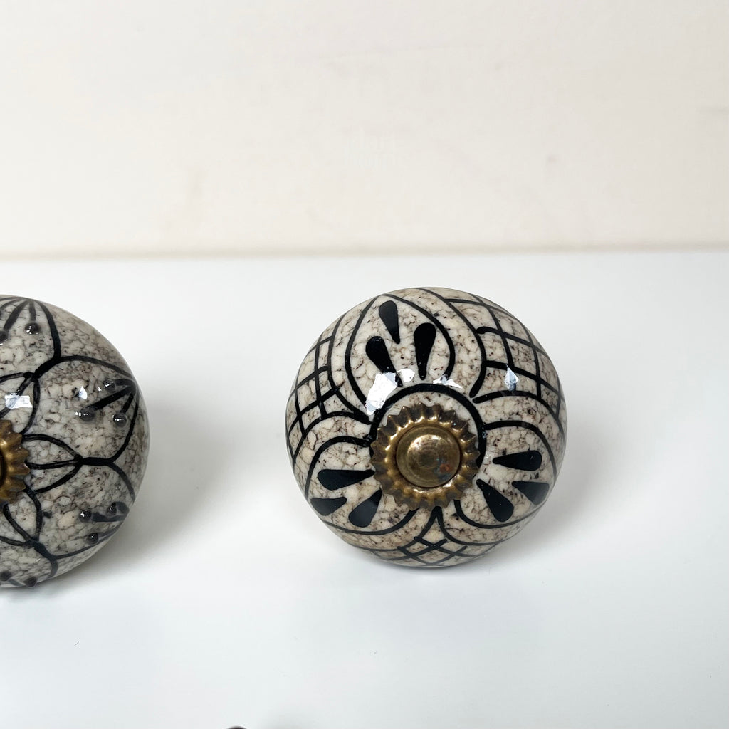 Set Of 12 Black & White Ceramic Door Knobs