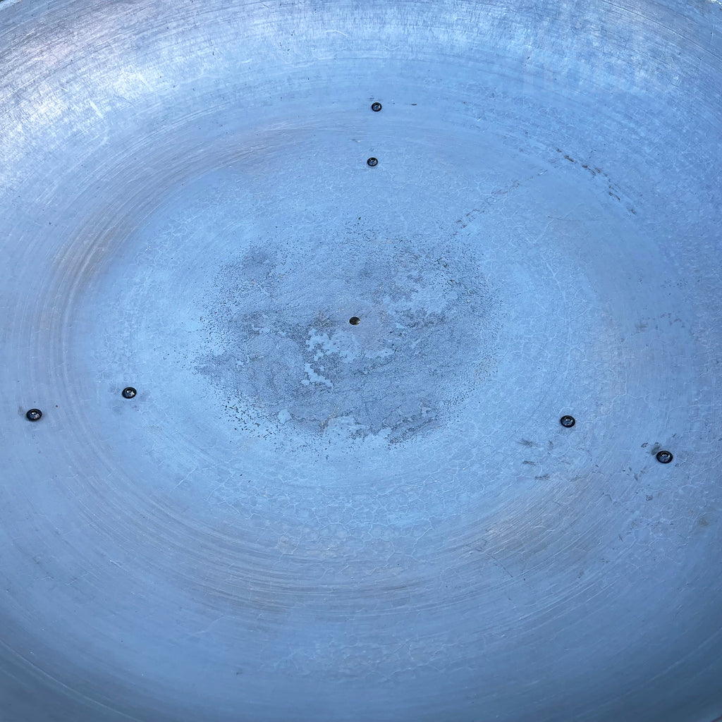 Schwarze Feuerstelle aus Gusseisen mit Beinen – 76 cm