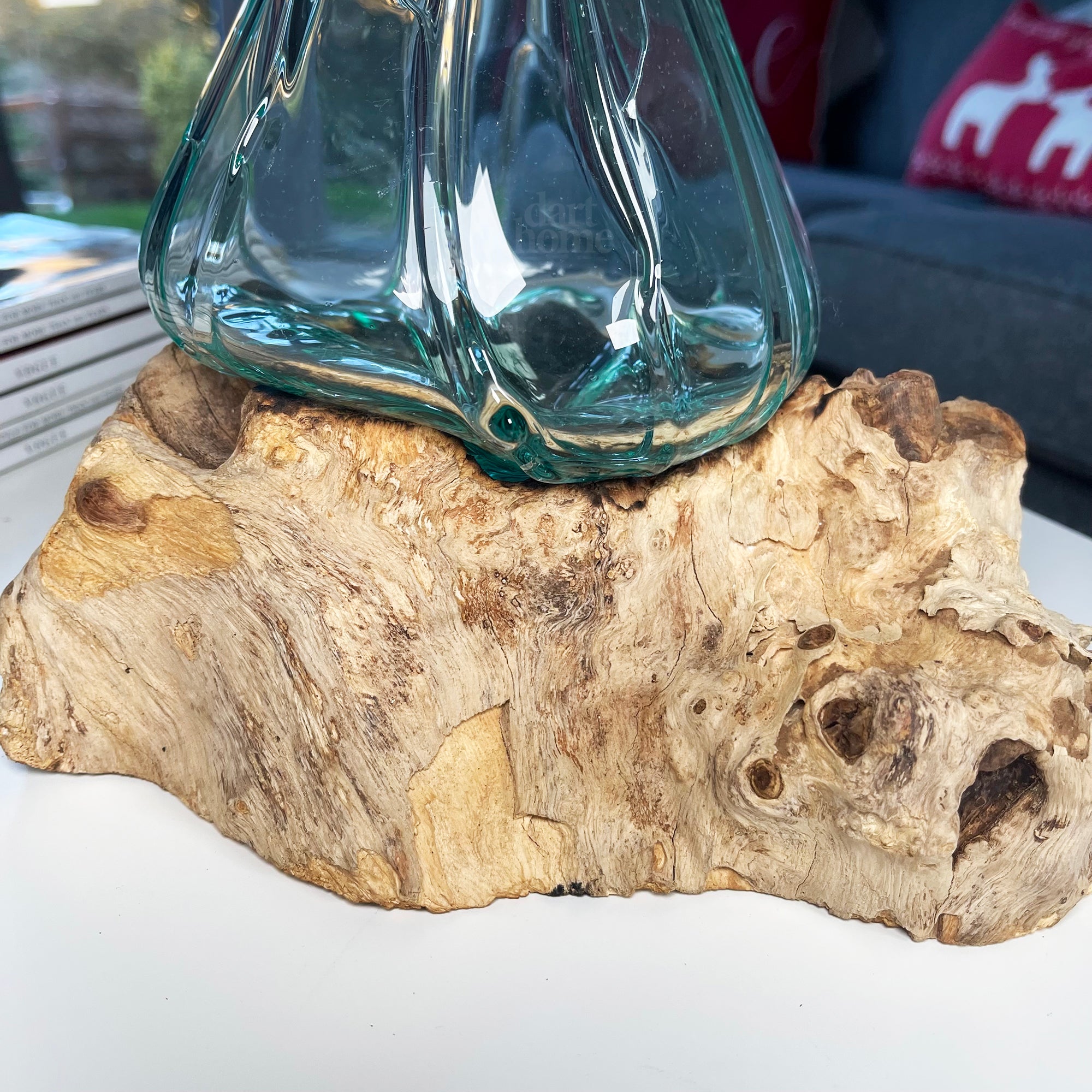 35 cm große Crinkle-Vase aus geschmolzenem Glas auf Treibholzständer