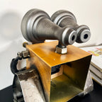 Gelbe quadratische Roboteruhr