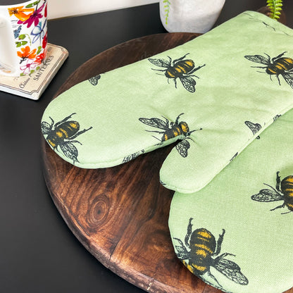 4pc Green Bees Gauntlet Glove & Tea Towel Kitchen Set