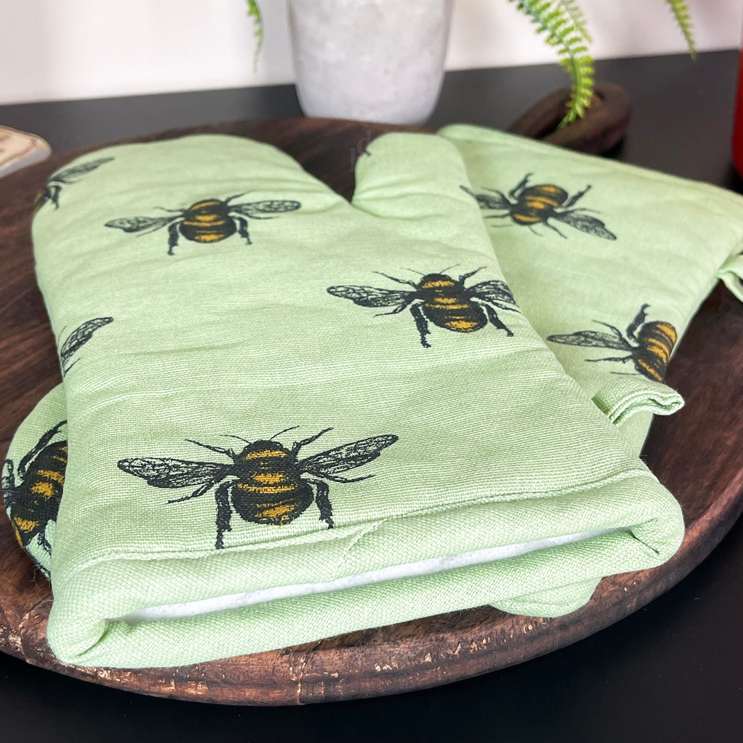 4pc Green Bees Gauntlet Glove & Tea Towel Kitchen Set