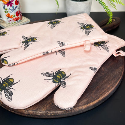 4pc Pink Bees Gauntlet Glove & Tea Towel Kitchen Set