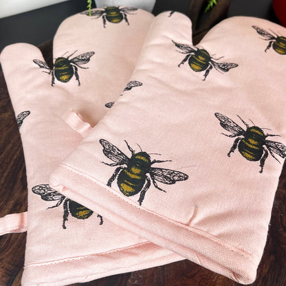 4pc Pink Bees Gauntlet Glove & Tea Towel Kitchen Set