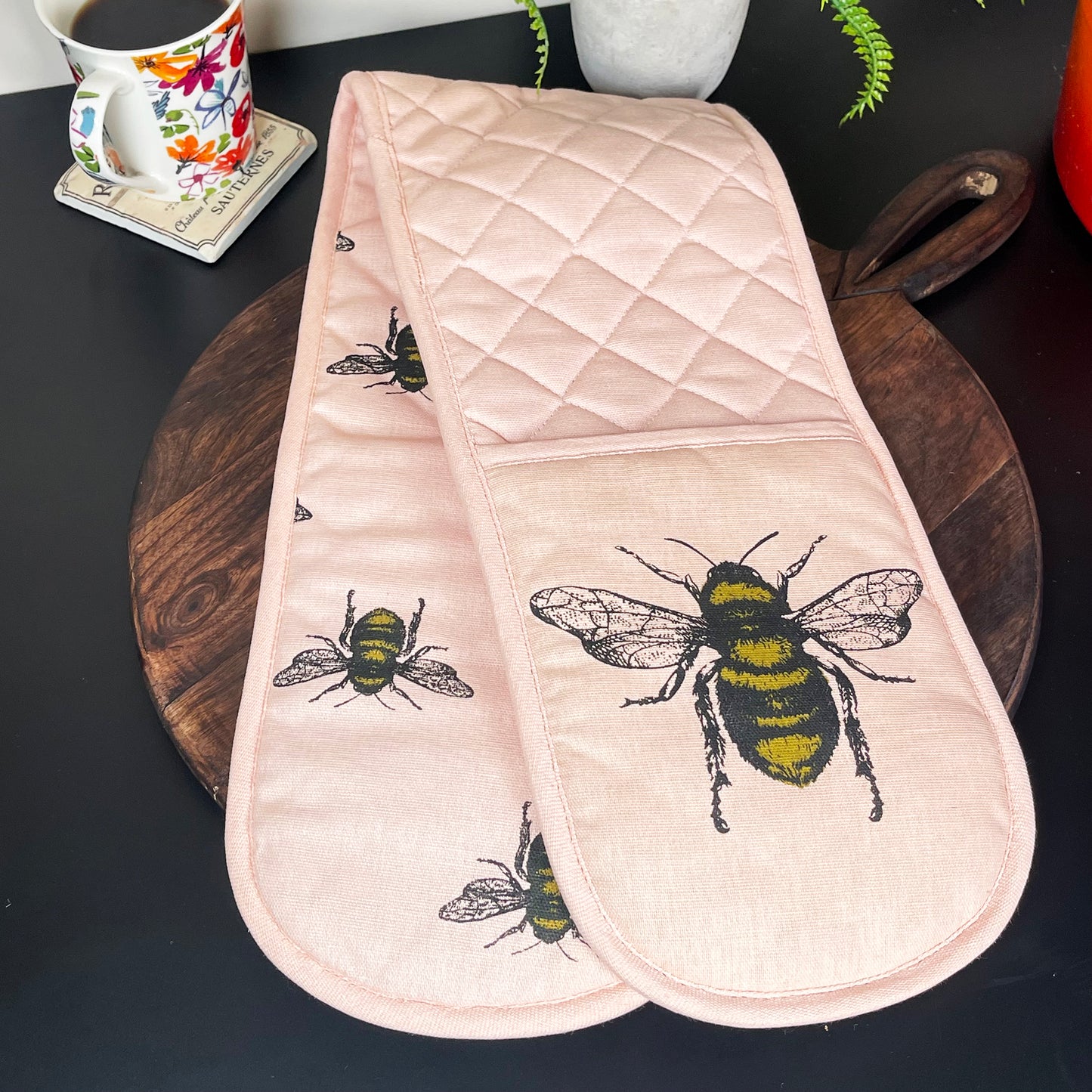 4pc Pink Bees Gauntlet Glove & Tea Towel Kitchen Set