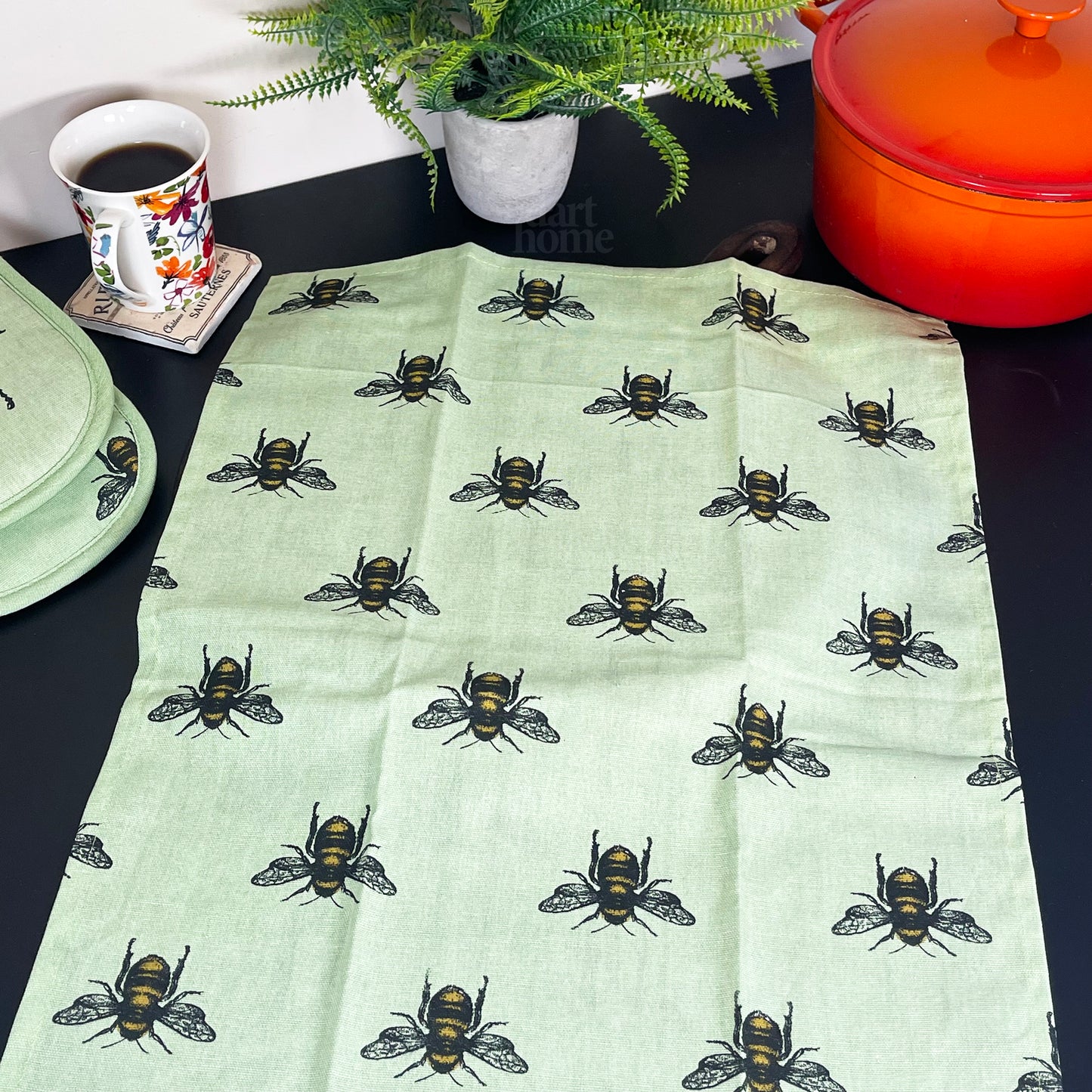 2x Green Summer Bee Tea Towels