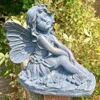 Blumenfee-Ornament aus bronzefarbenem Kunstharz