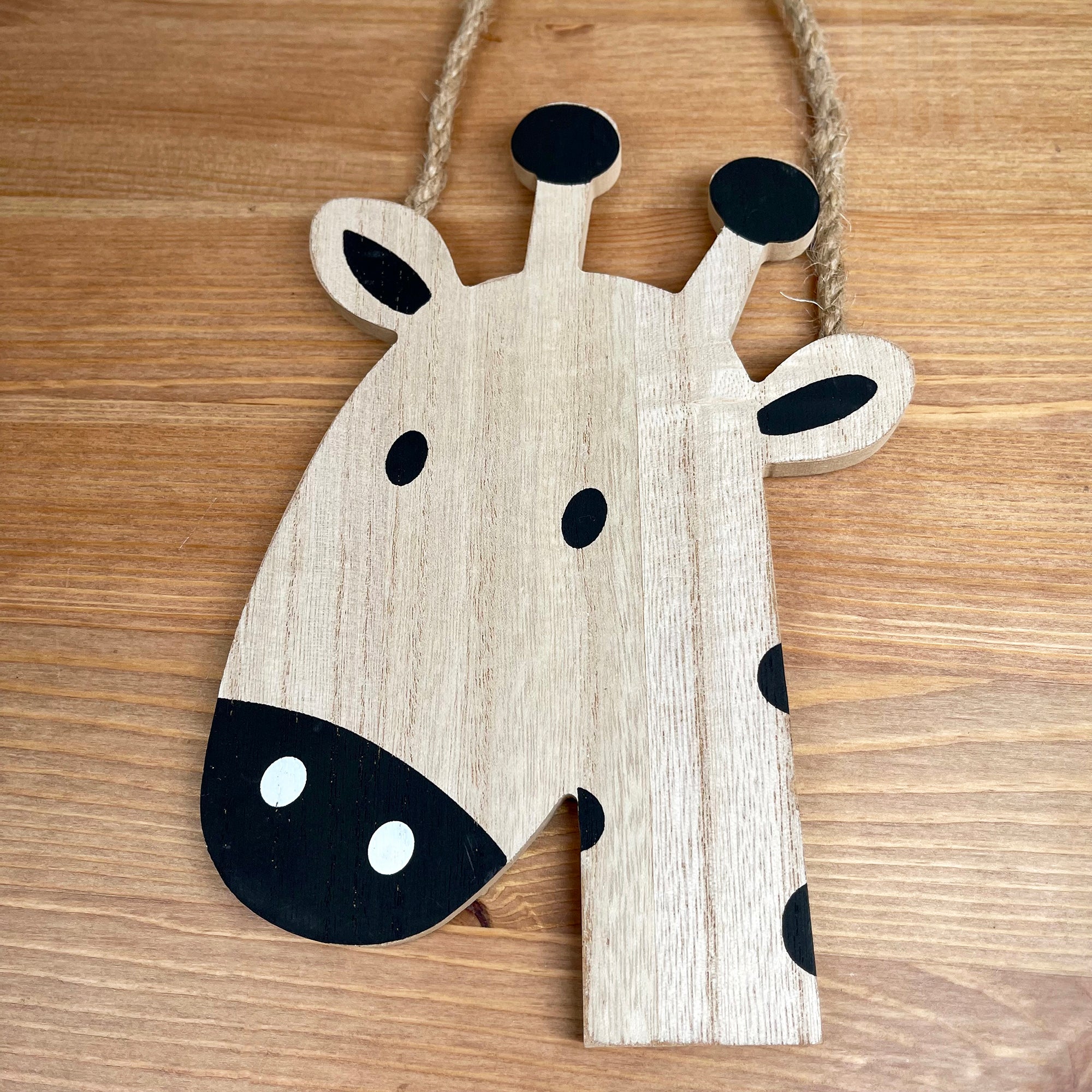 Hanging Giraffe Head Plaque