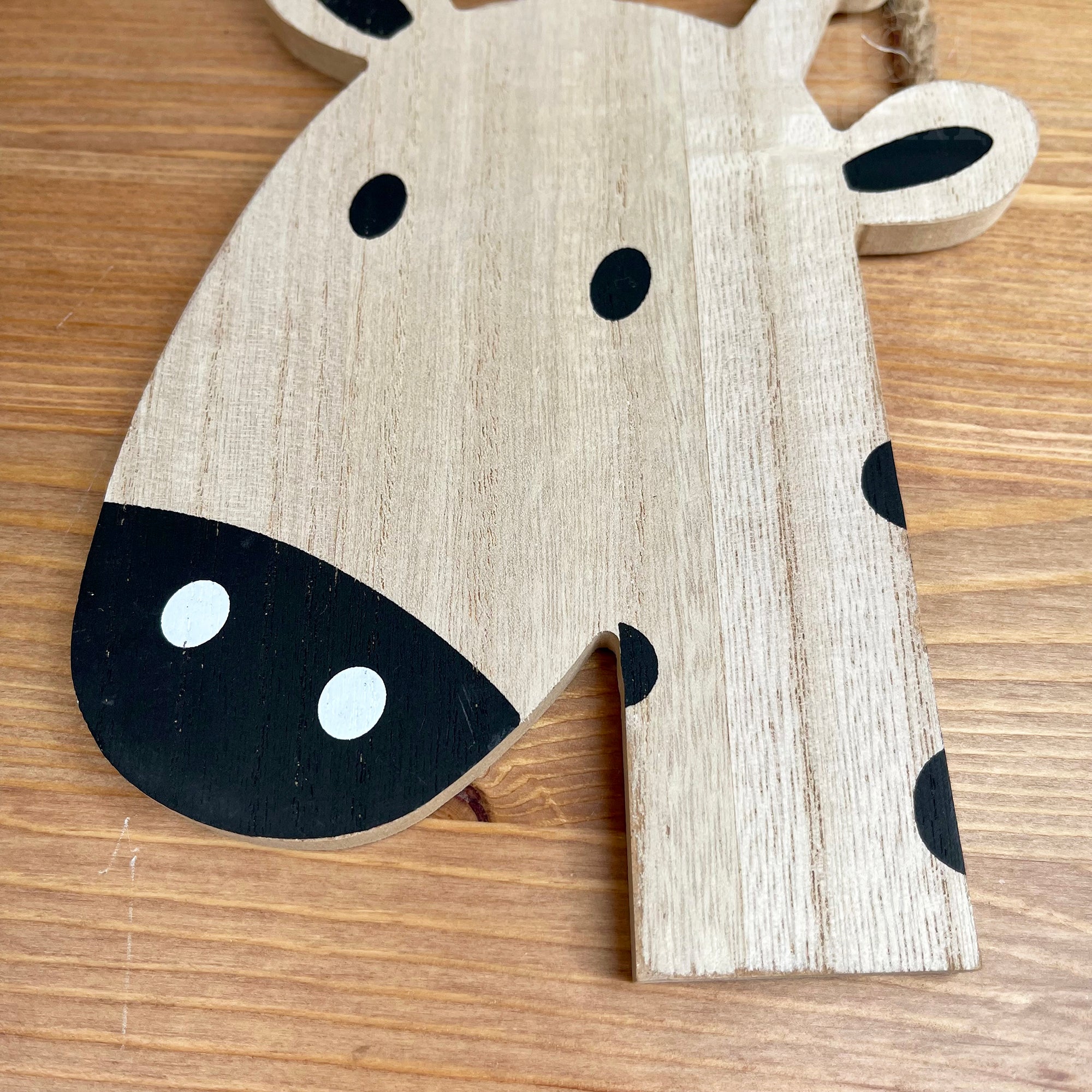 Hanging Giraffe Head Plaque